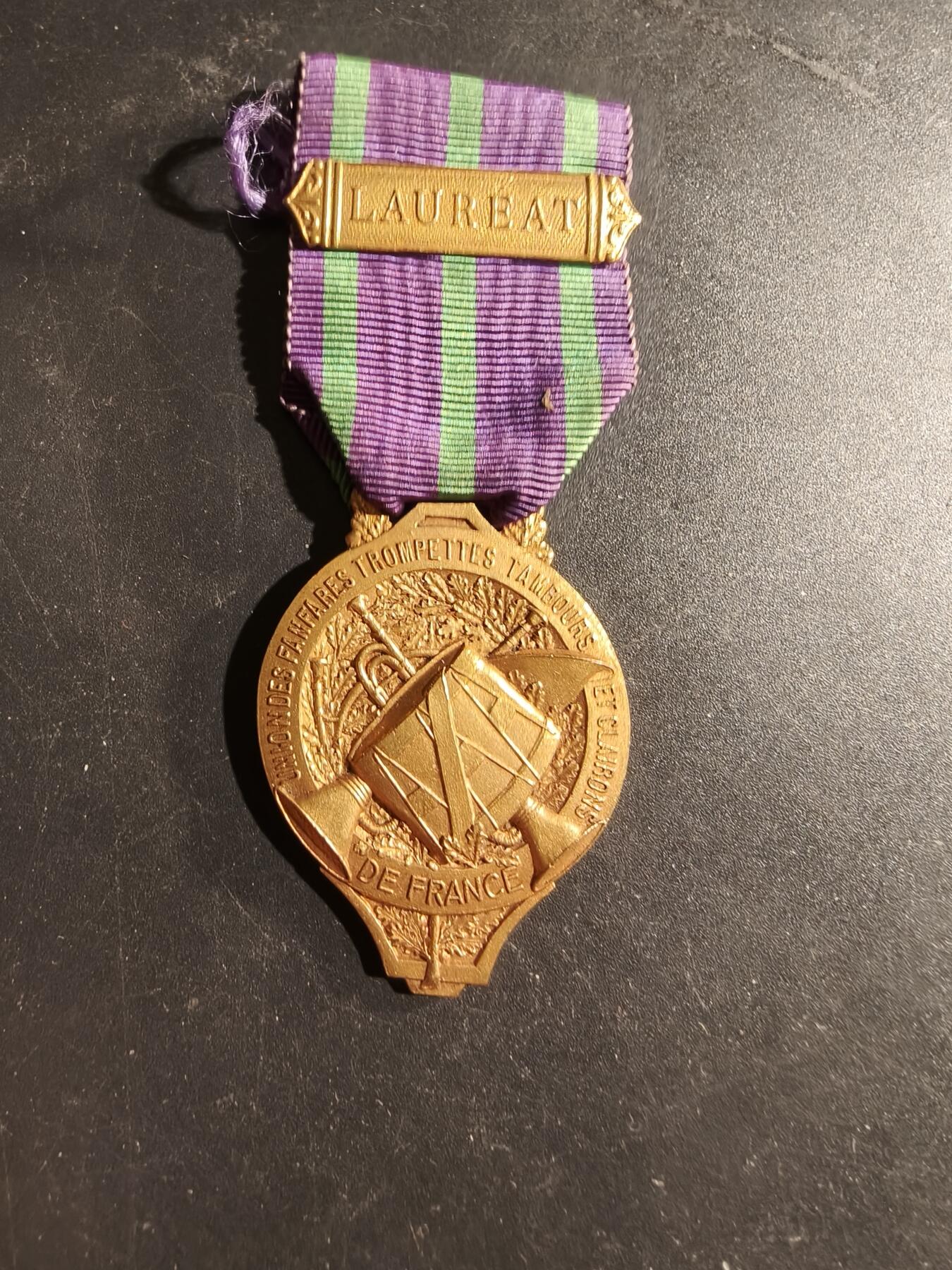 老王徽章第169期 法国金级军鼓军号联合会奖章