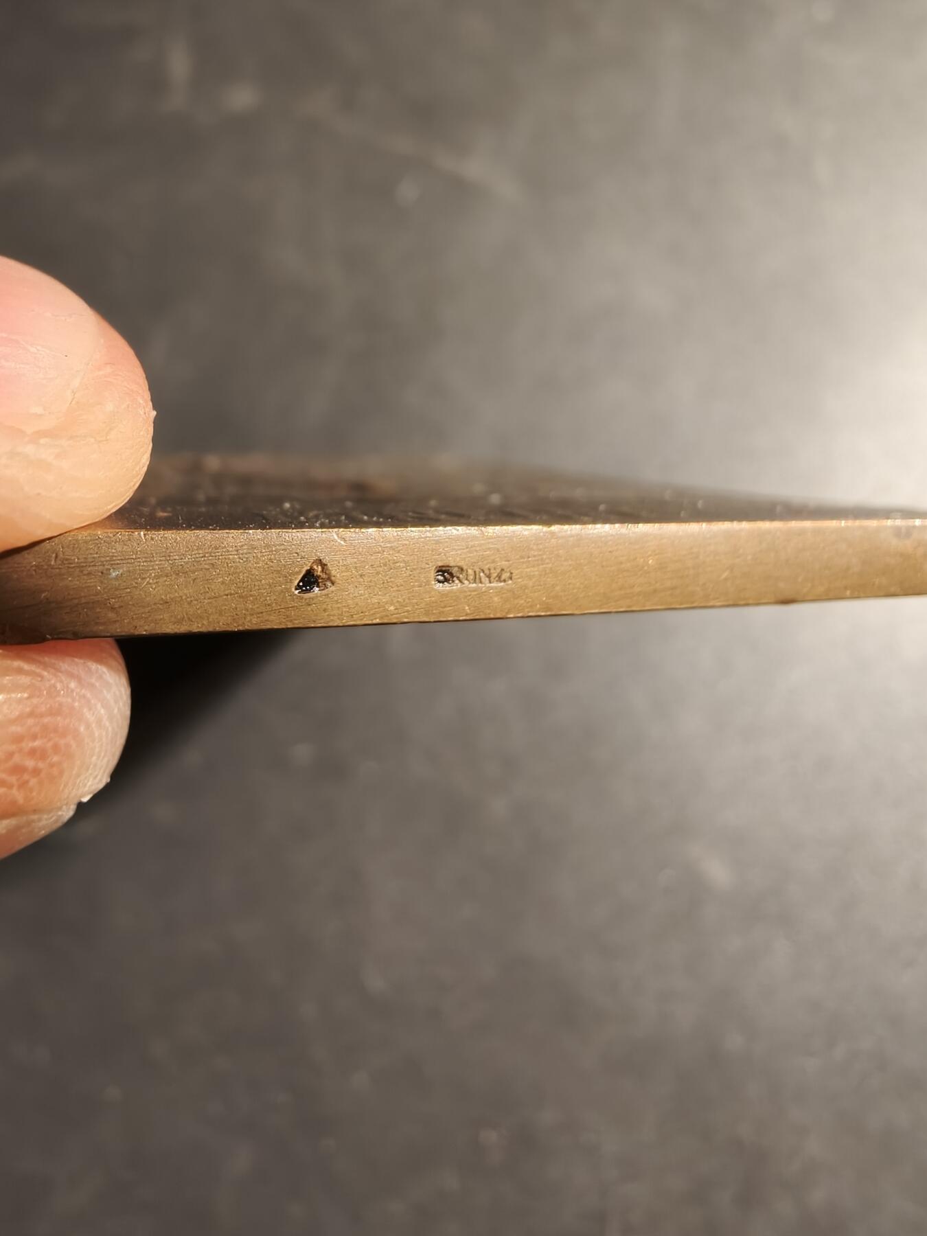 老王徽章第169期 法国“无限”方形大铜章    皮埃尔勒努瓦作品    新艺术风格    尺寸59×49mm.    重量85.3g