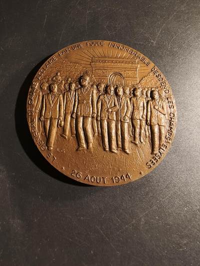 老王徽章第169期 - 法国1944年巴黎解放大铜章     直径68mm.    重量188.1g