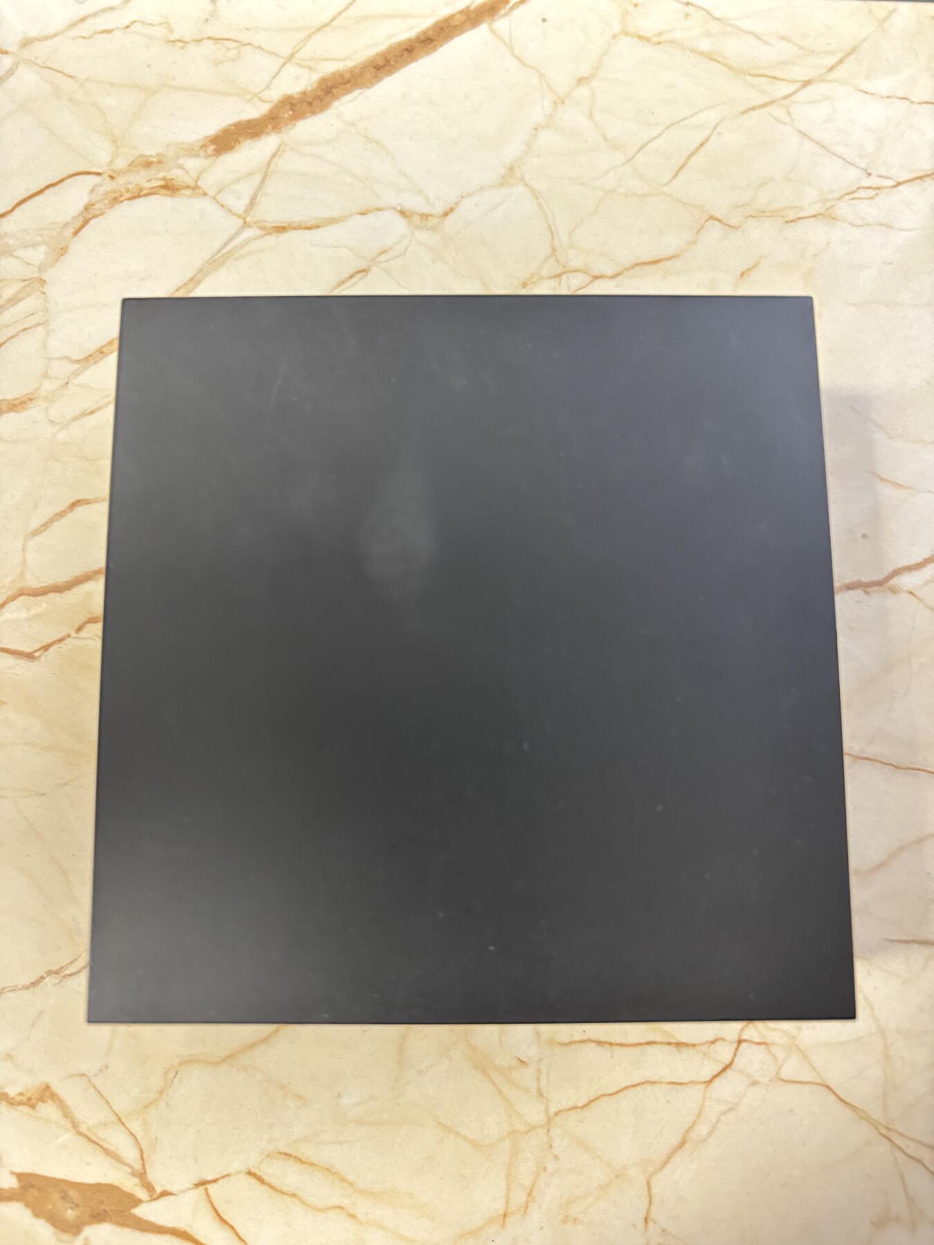 第184期拍卖 澳大利亚2016年真心相爱心形彩色精制纪念银币，999银银价431，31.135克，发行7500枚，盒子里没有内衬，没有外纸套，