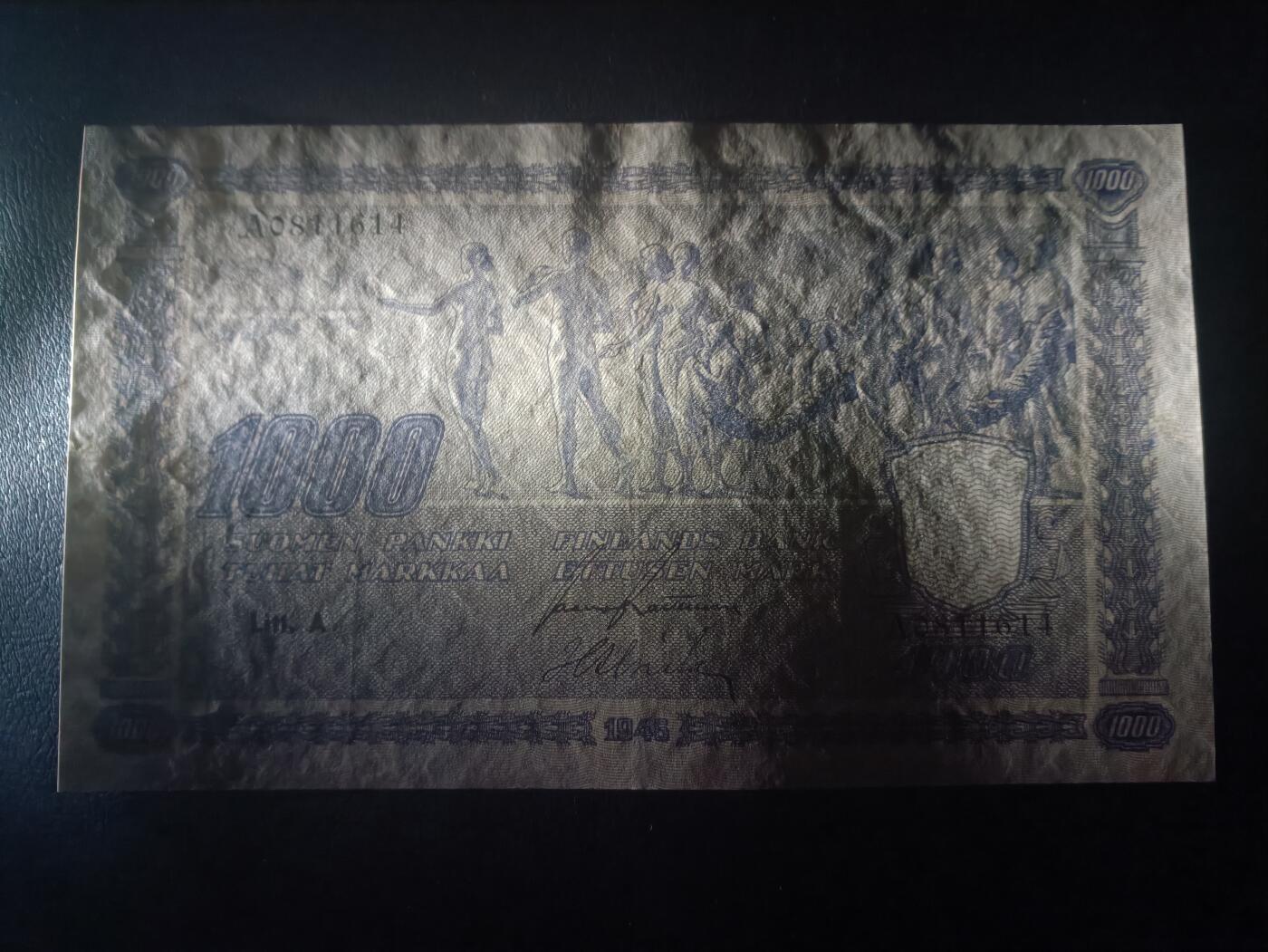 2025十二月第三期，总208期 芬兰1945年1000马克AUNC首批次A首冠A，此系列极稀有的大票幅大面值，象征着民族的起源和前进的意境画和国徽