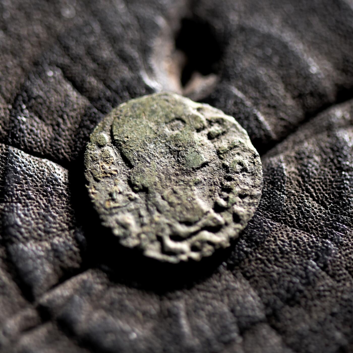 【良泉】【元旦直播场】1月1日晚19.30点开拍！208组西方古代钱币、日本朝鲜花钱 公元1656年【波兰立陶宛联邦】约翰二世·卡齐米尔·瓦萨“波兰鹰”铜希林，0.96克