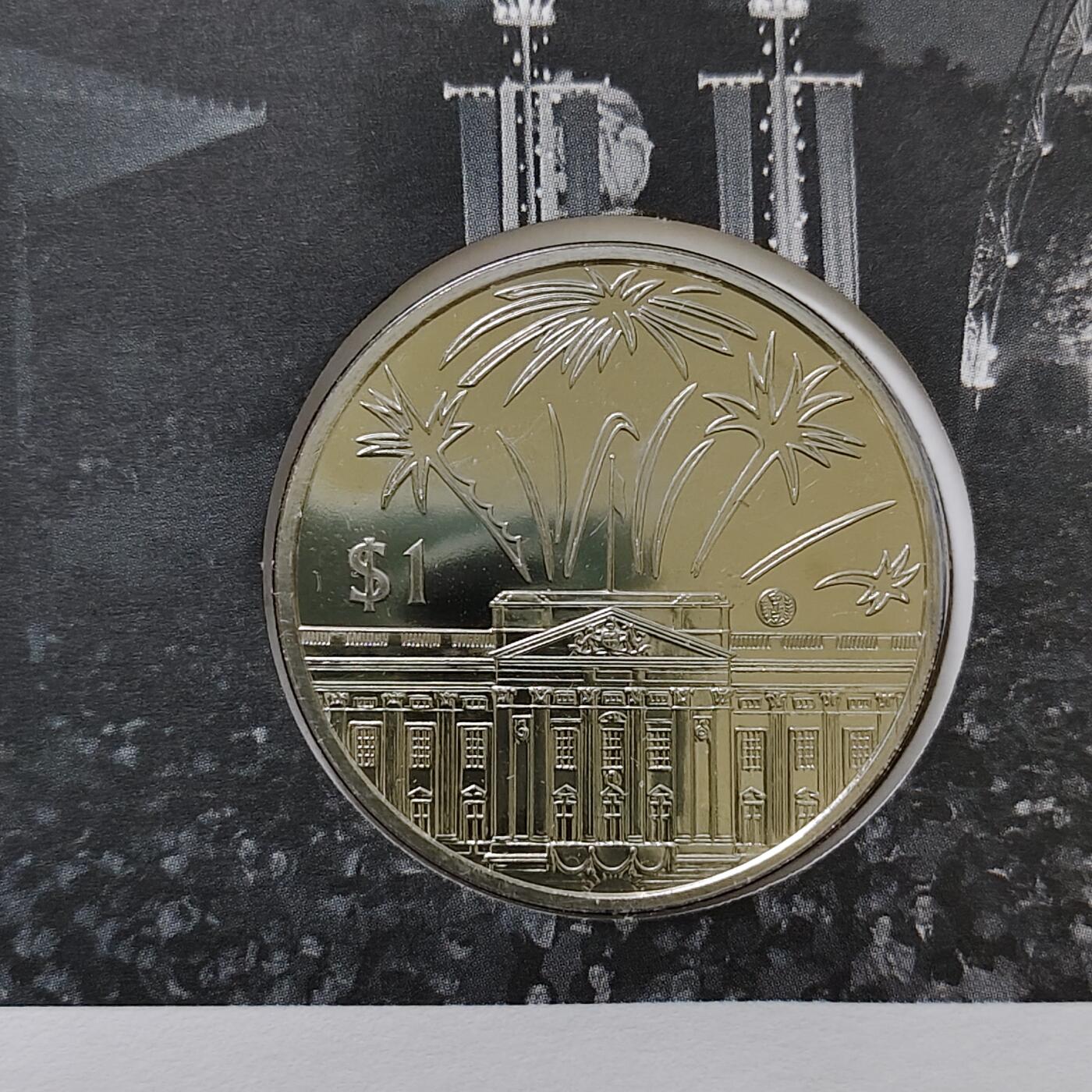 【全场包邮】纯粹捡漏拍485场（免费代拍第22场） 【邮币封】东加勒比国家2002年1元女王登基五十周年克朗型纪念币邮币封