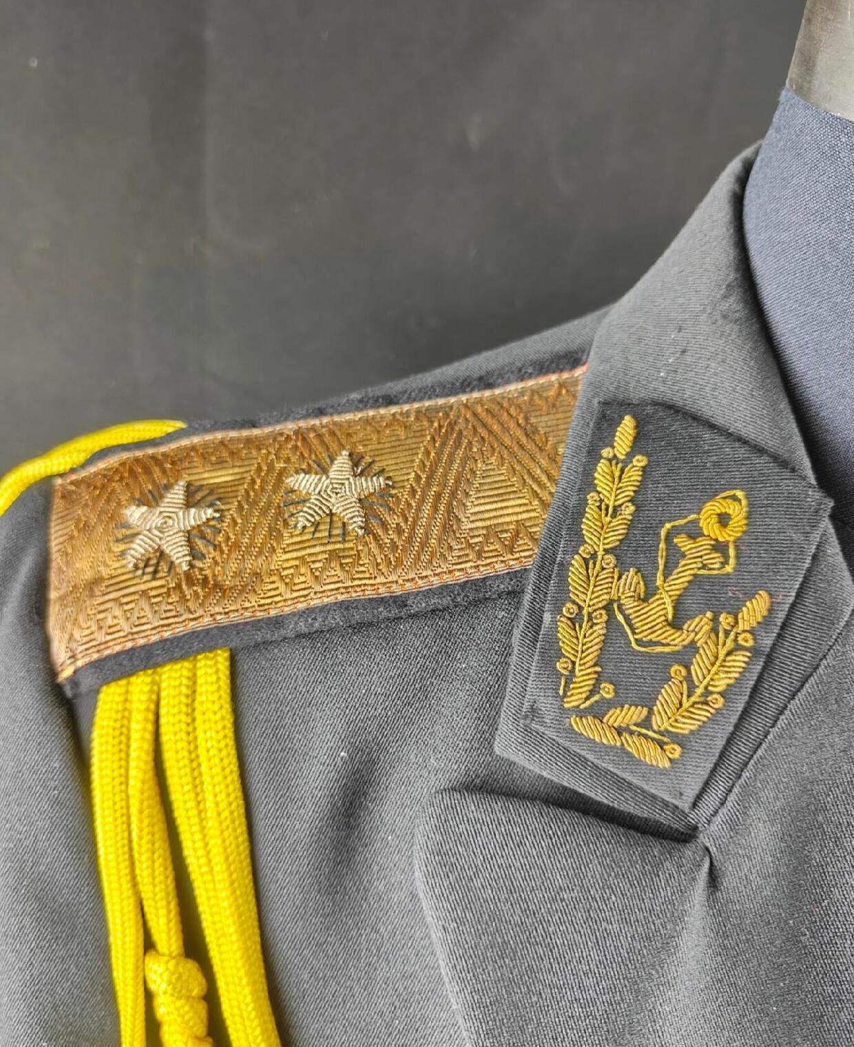 0元起拍勋章 第318期 咸鱼国勋章拍卖专场 12月14日（周日）下午6：00开始 保加利亚海军将官礼服上衣 胸围112 肩宽50 衣长83 袖长64