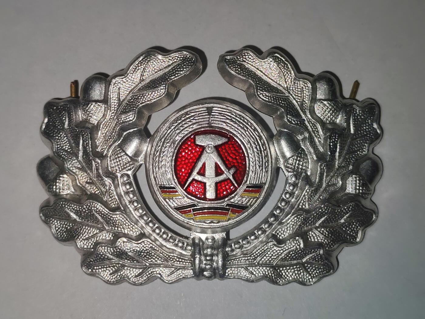 韵星假日拍卖第三十二期 -- Rimey Holidays Auction 32 民主德国帽徽