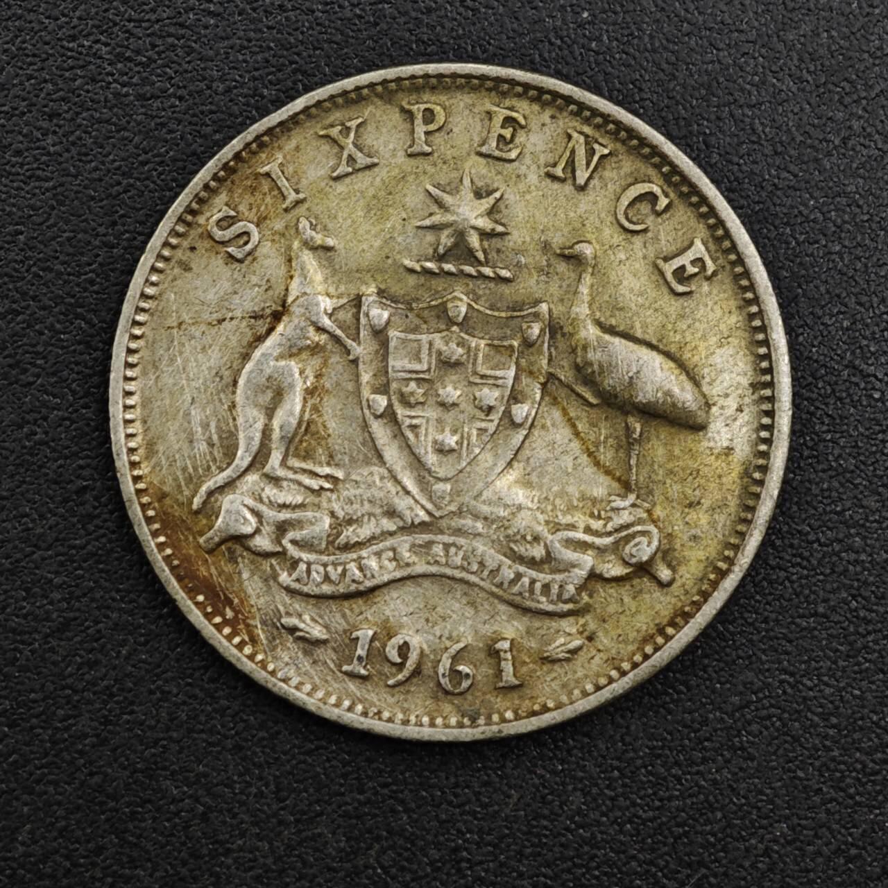 【淘币小摊】实时拍第八百二十五拍   散币场   满百包邮可预留二周 每周一统一发货   澳大利亚1961年伊丽莎白二世6便士银币