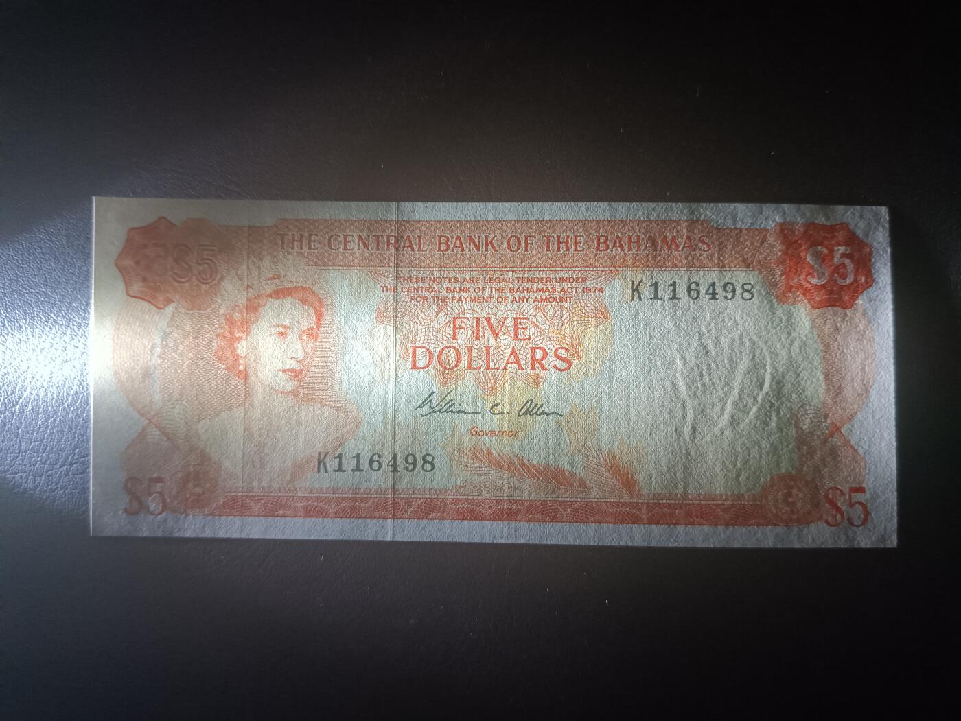 2025十二月第三期，总208期 巴哈马1974年5元AUNC，后期中央银行版本，大冠女王和总督府