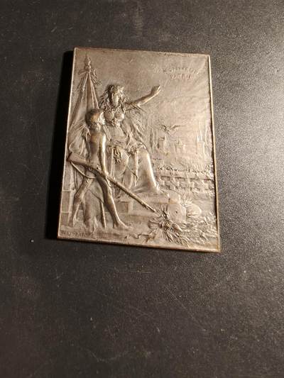 老王徽章第169期 - 法国射击联盟方形镀银大铜章    尺寸38×50mm.    重量48.1g.     大师Dupres作品