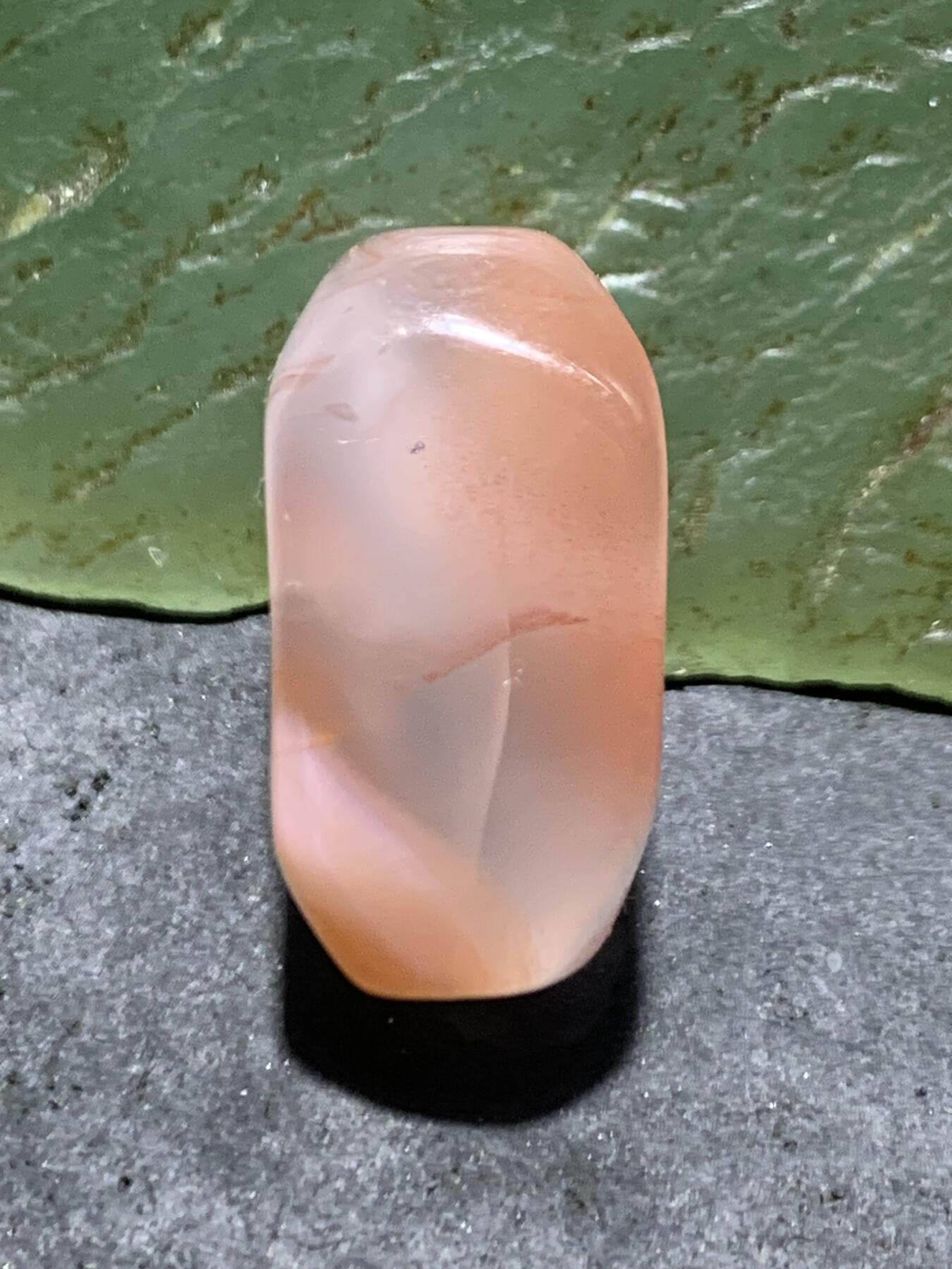 川料南红玛瑙荔枝冻飘红通货随形四棱珠一颗！