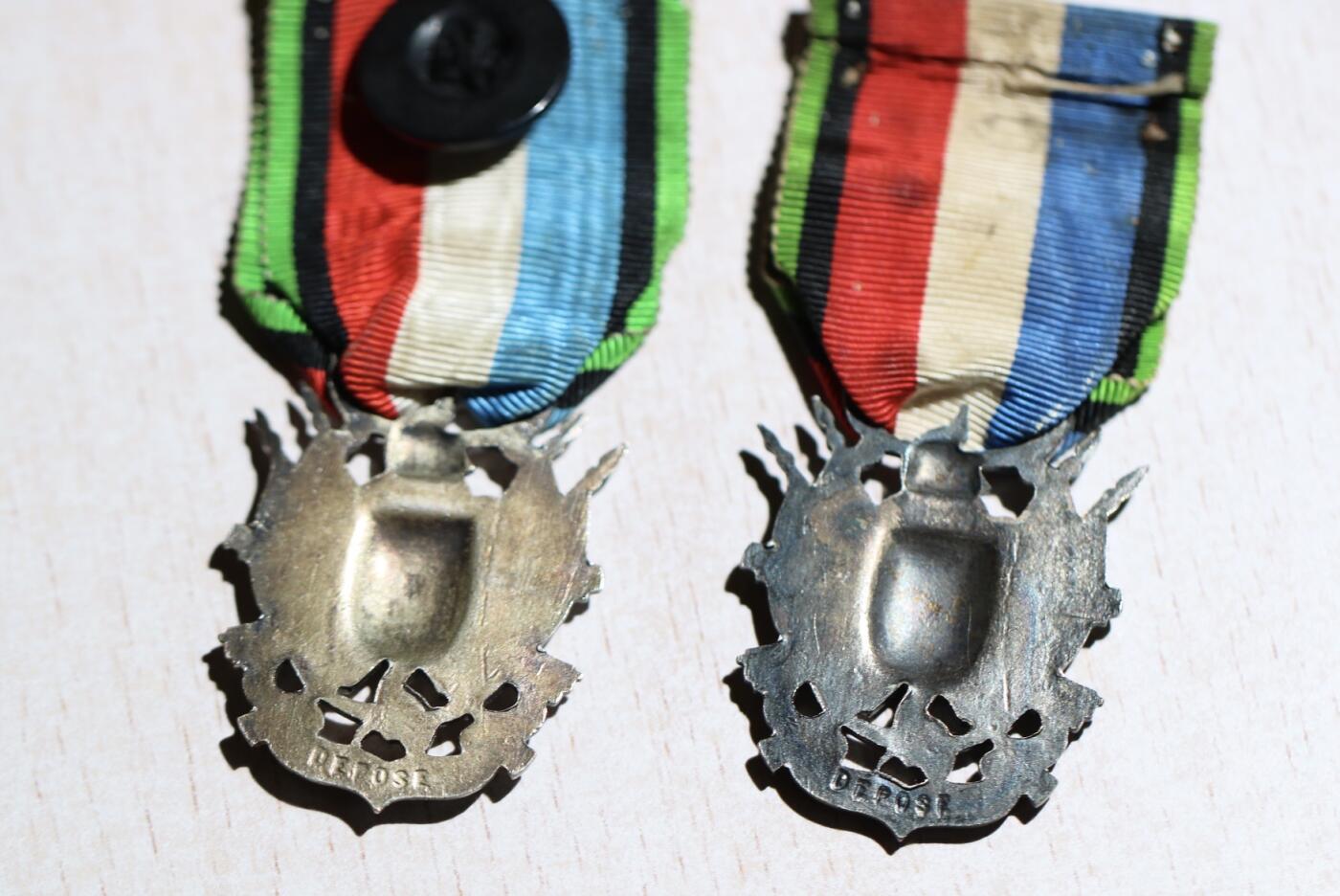 大猫徽章拍卖 第284期 1939-1945年加拿大本土防御纪念章➕迷你章一套全银制，中间2个普法战争奖章，右1组，普鲁士德国普法战争奖章 军人版➕迷你章。