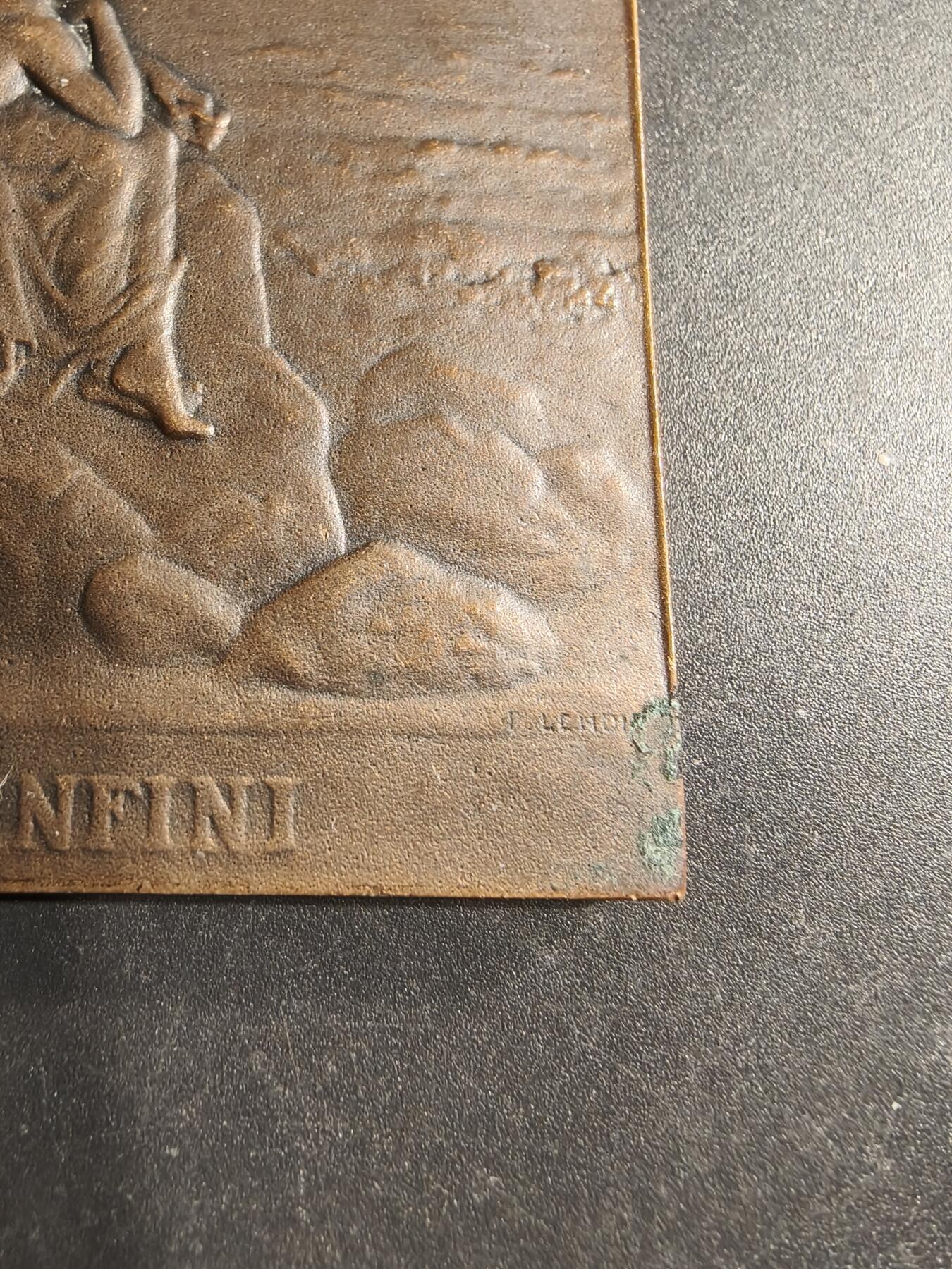 老王徽章第169期 法国“无限”方形大铜章    皮埃尔勒努瓦作品    新艺术风格    尺寸59×49mm.    重量85.3g