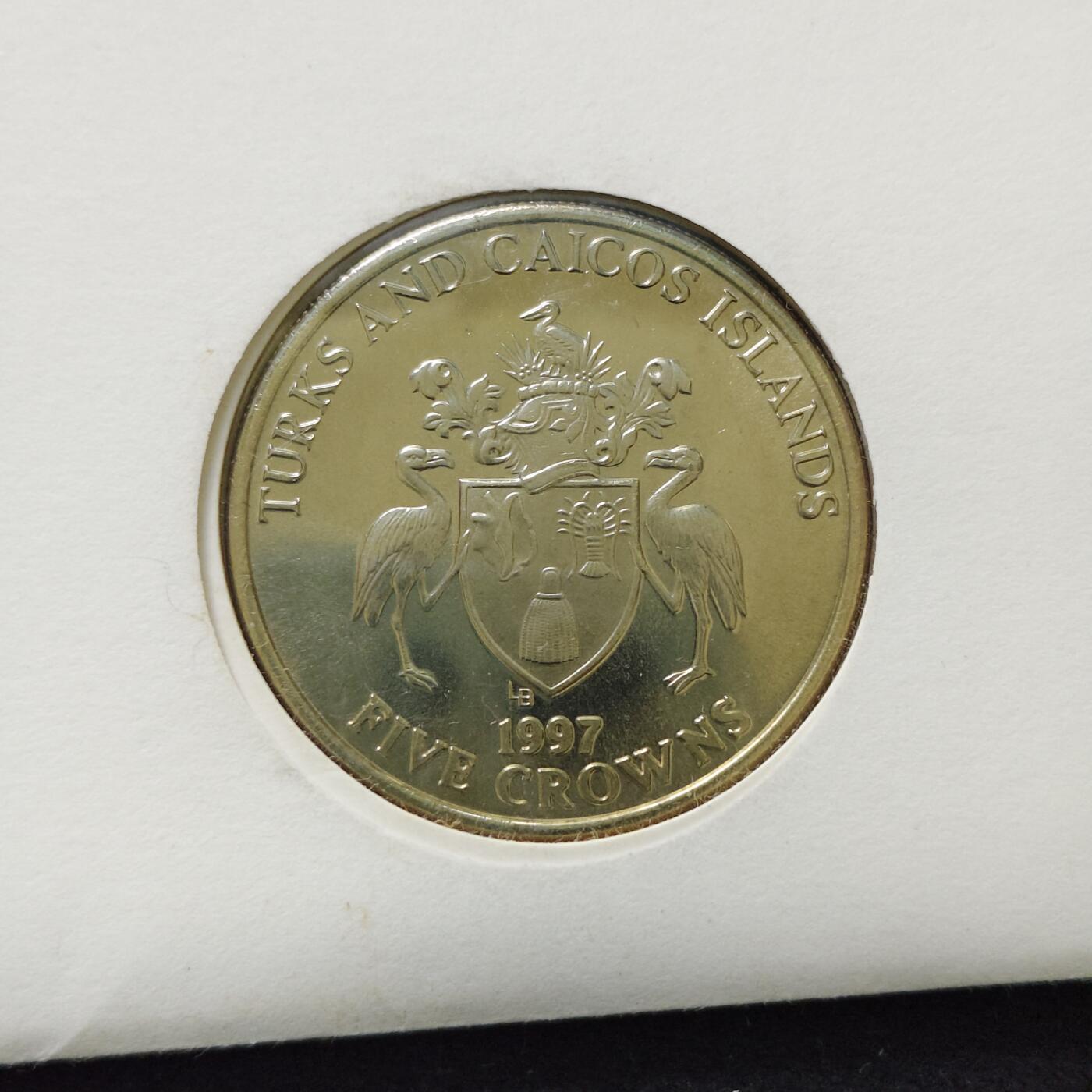 【全场包邮】纯粹捡漏拍485场（免费代拍第22场） 【邮币封】特克斯和凯克斯群岛1997年5克朗女王金婚克朗型纪念币邮币封