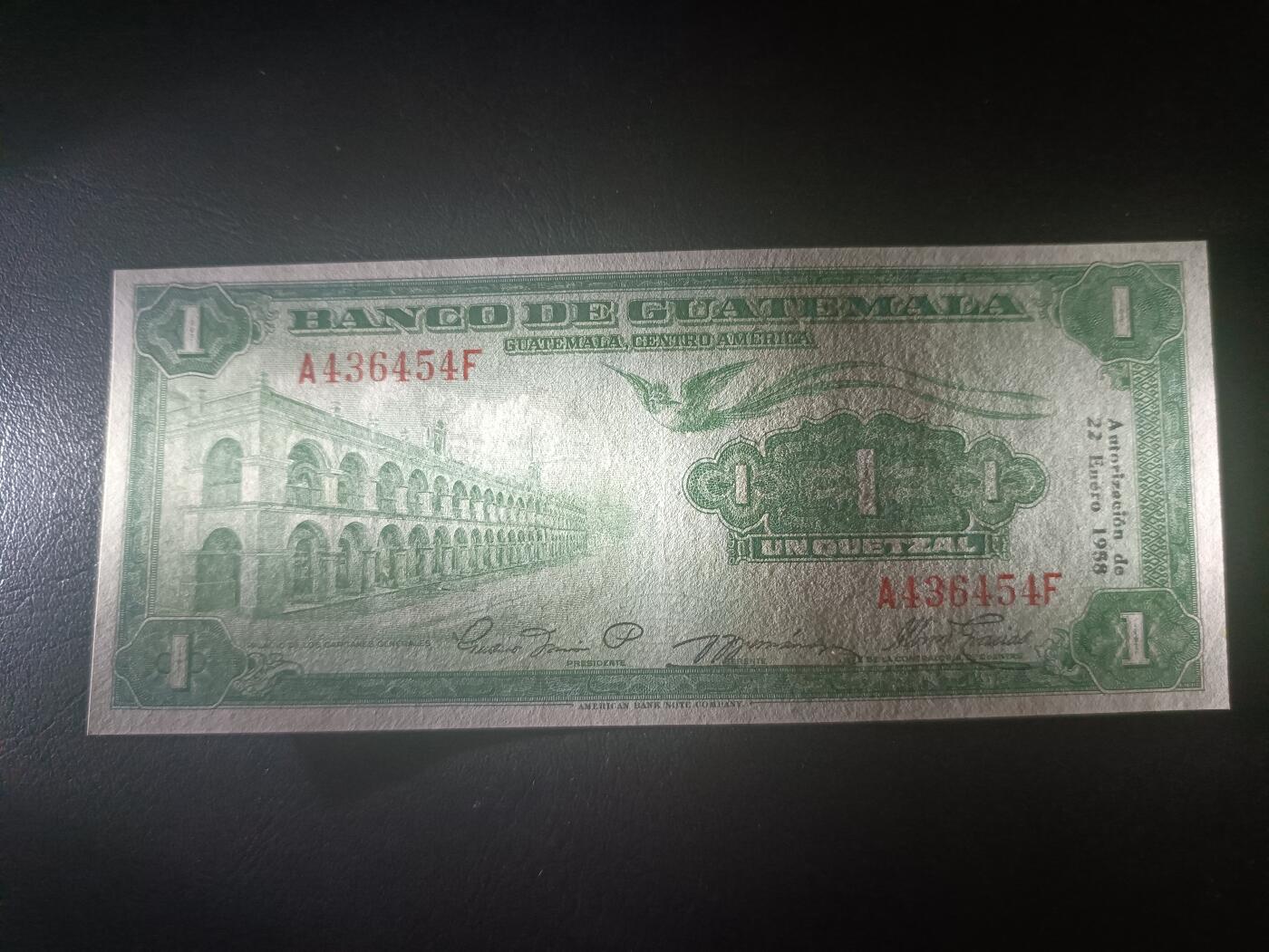 2025十二月第三期，总208期 危地马拉1958年1格查尔AUNC，国会大楼和阿提兰山，早期品种