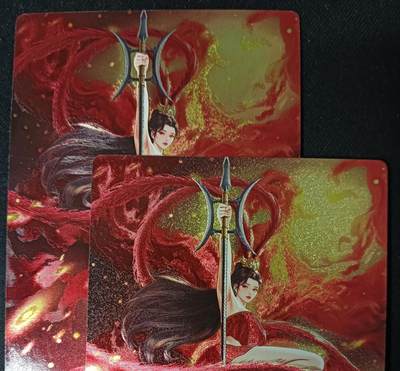 花开卡拍第53期（12月28号周日截拍，品控勿拍!!!拍品不寄存，运费5元，自制卡难免瑕疵，可能存在轻微撞角爆边等出厂瑕疵，品控介意勿拍！） - 奇点卡牌 吕玲绮 红妆+战损一对 粗闪