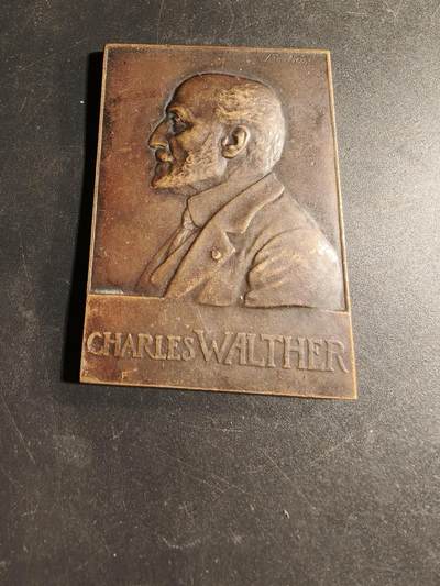 老王徽章第169期 - 法国医学院院士查理·瓦尔特医生方形大铜章     尺寸65×45mm.    重量79.4g