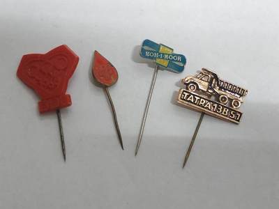 韵星假日拍卖第三十二期 -- Rimey Holidays Auction 32 - 民主德国插针一组