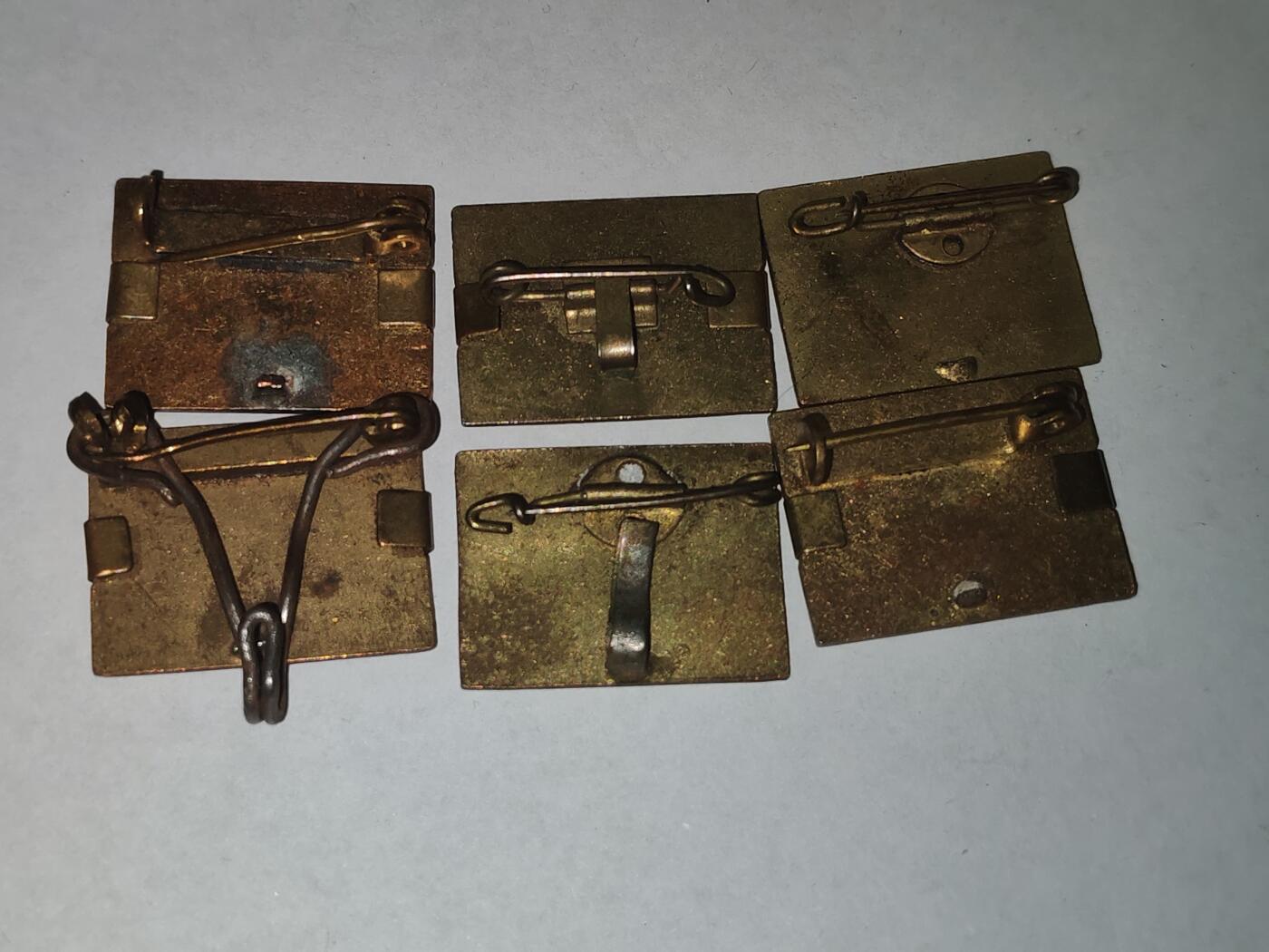 韵星假日拍卖第三十二期 -- Rimey Holidays Auction 32 民主德国劳动荣誉奖章上挂/略两用一组 多年份，带早期