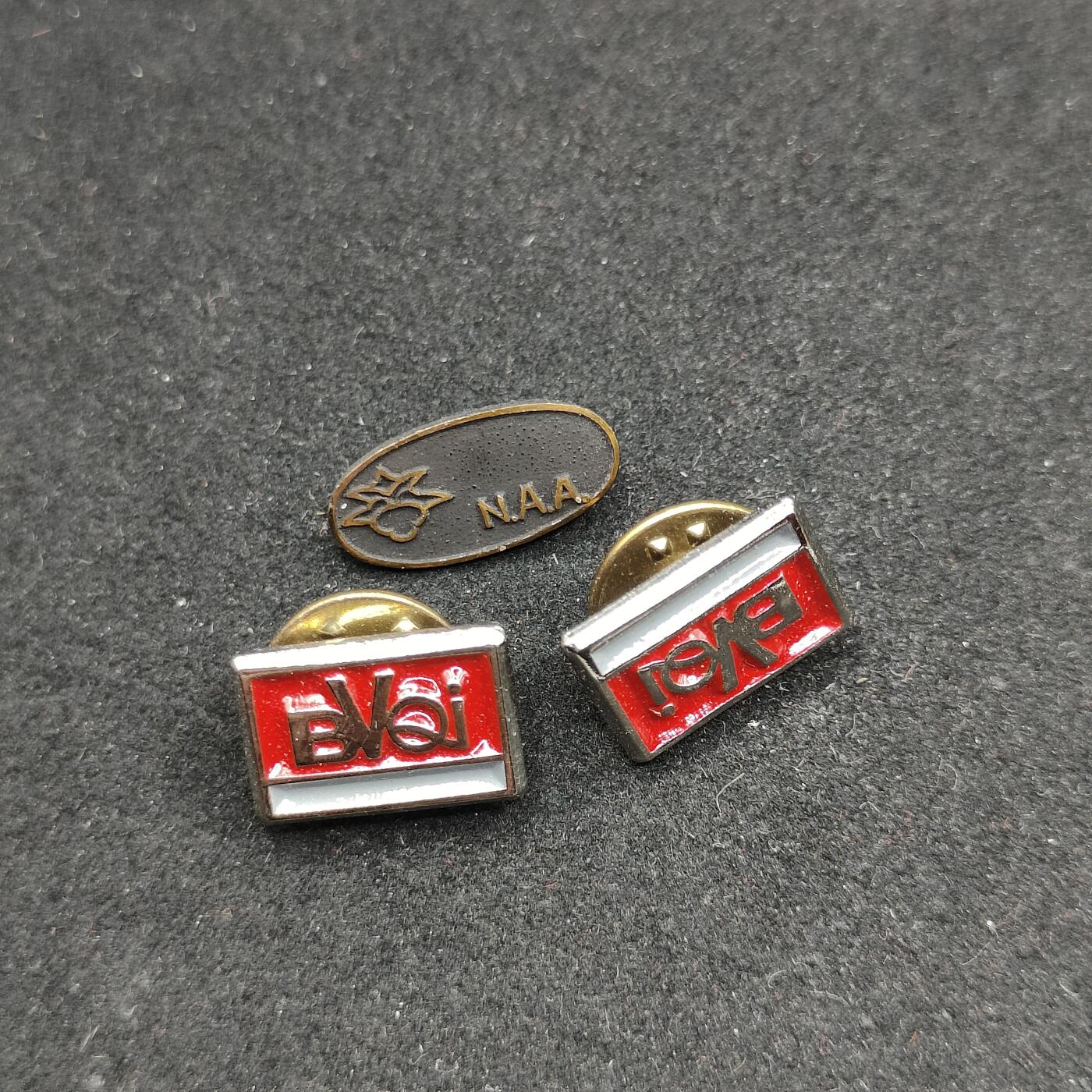 0元起拍勋章 第318期 咸鱼国勋章拍卖专场 12月14日（周日）下午6：00开始 徽章三个