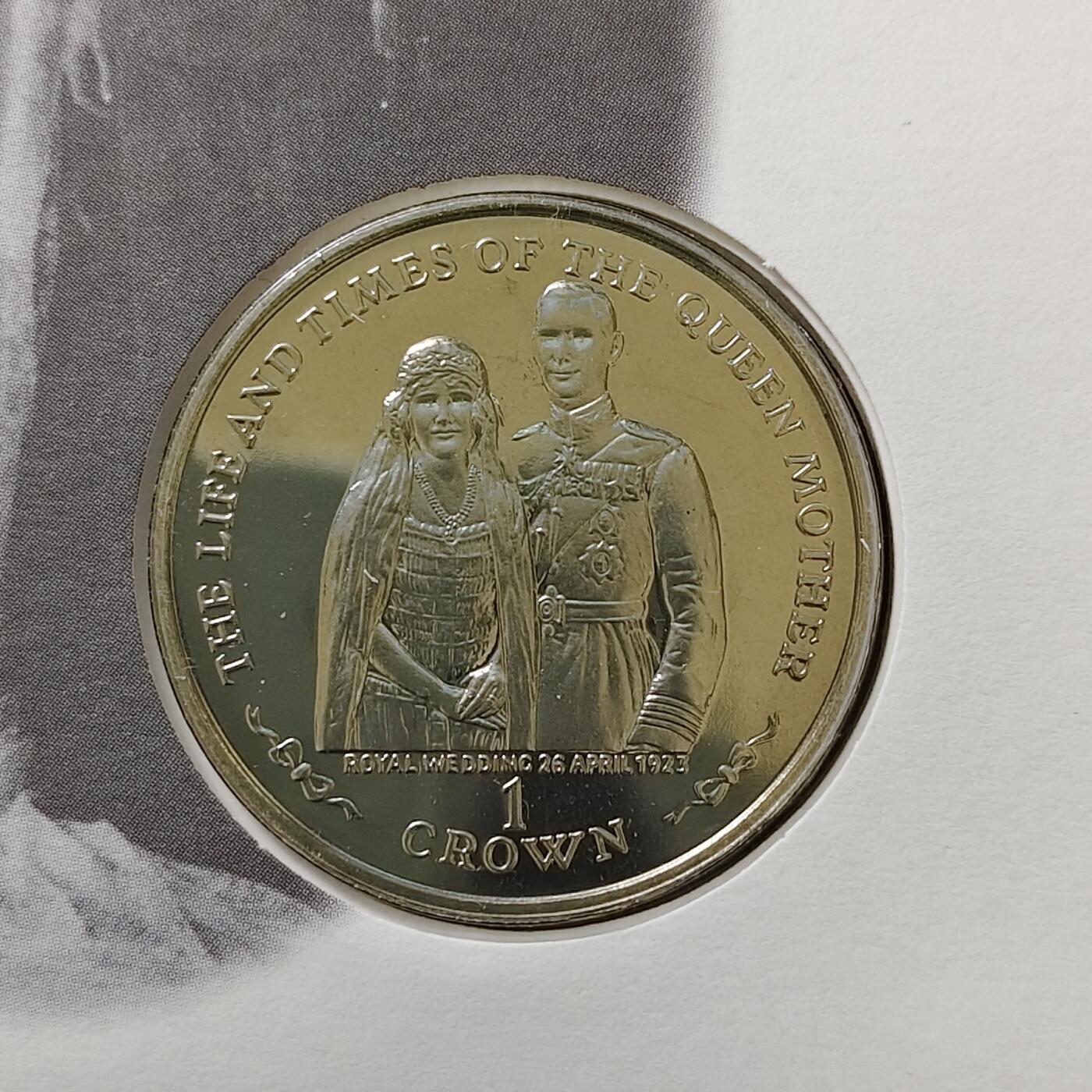 【全场包邮】纯粹捡漏拍485场（免费代拍第22场） 【邮币封】马恩岛1999年1克朗女王母亲伊丽莎白皇太后人生中的重要时刻系列婚礼克朗型纪念币邮币封