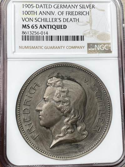 万国钱币拍卖第057期（万国冬季大拍） - NGC MS65 1905年德国诗圣席勒诞辰100周年纪念大银章 首见品种20世纪初做旧工艺NGC特殊标注 顶级BU浮雕精铸磨砂MATTE工艺罕见 背面系席勒位于魏玛的公爵墓景观壮丽雄伟 NGC唯一冠军分 44.5MM 31.21G