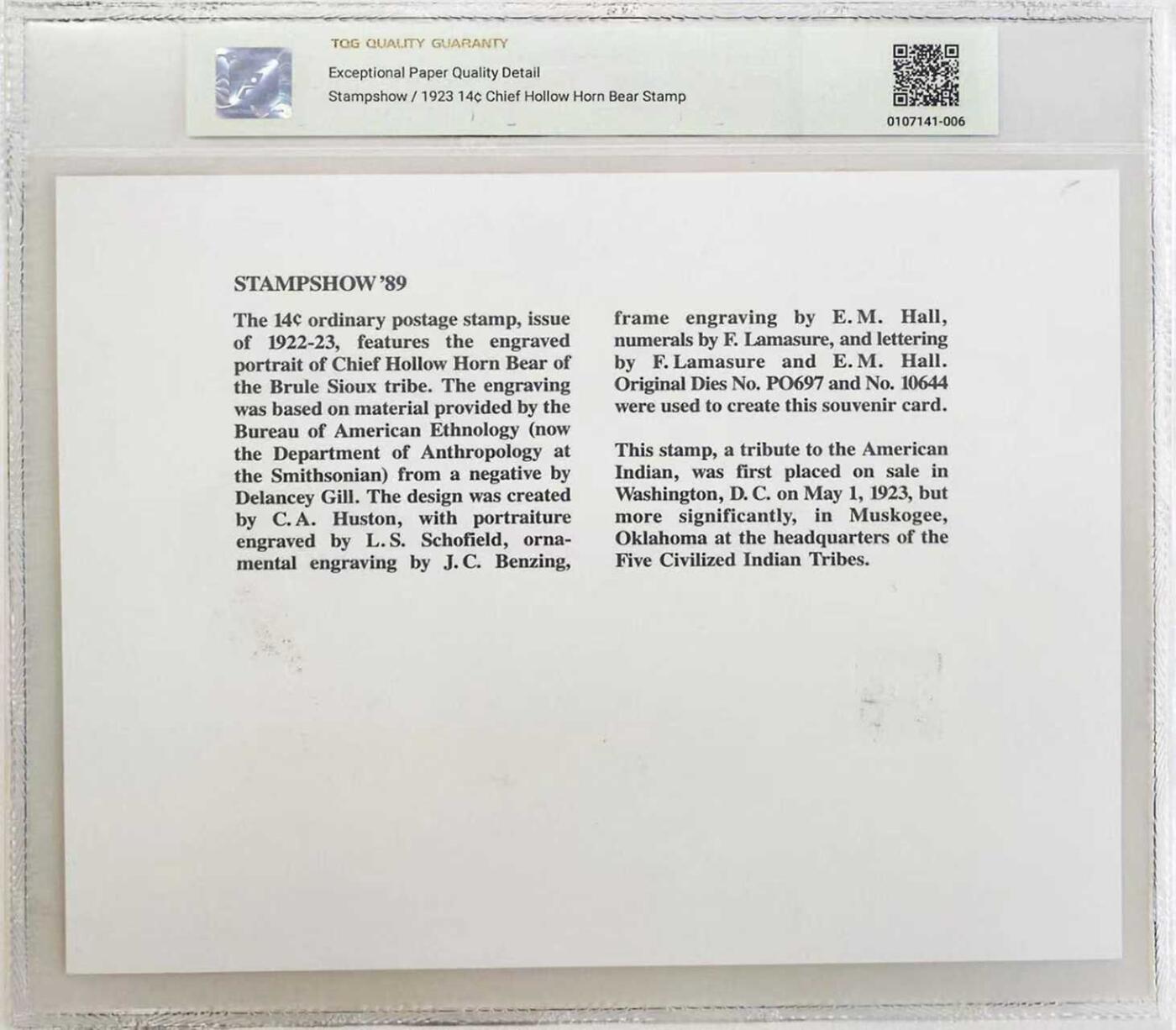 《外钞收藏家》第五百九十三期（精品场）（本平台长期征集拍品、欢迎藏友们联系合作） 1989年 美国铸印局（ BEP）印制 14 美分布鲁勒苏族（Brule Sioux）“酋长”邮票纪念卡 原版邮票1922–1923年由美国邮政局（United States Post Office Department）发行流通 旨在向美洲本土印第安人致敬 该“酋长”邮票纪念卡为百年原票钢模印制（非普通平面印刷） 并限量发行 加贴1988年25美分邮票及纪念戳 乃高价原版老邮票收藏欣赏之平替