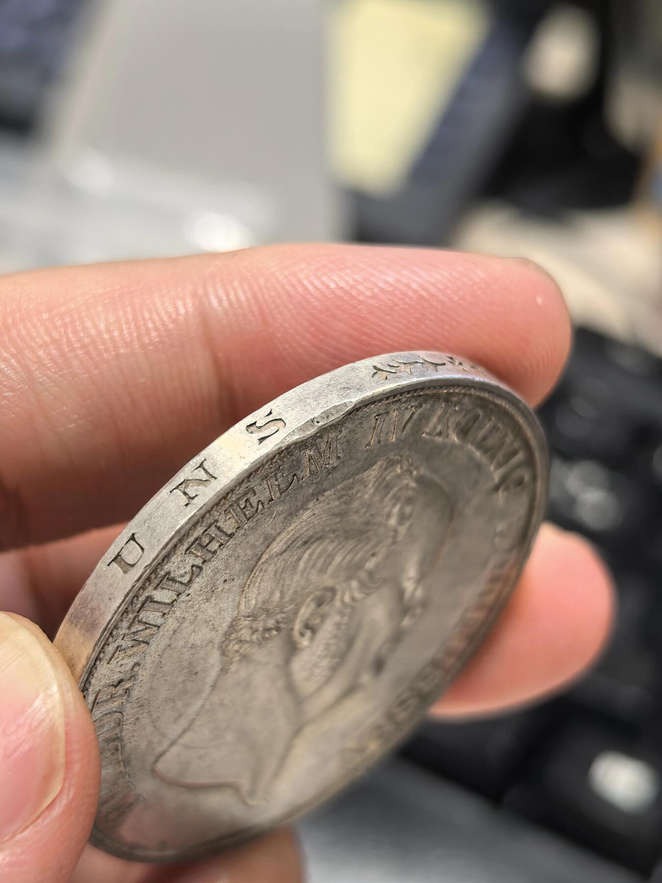 博洋堂世界钱币拍卖第151期（全场包邮） 德国普鲁士1856年威廉四世大窗帘流通2泰勒 经典普鲁士洋葱头2T 外拍Numisbalt拍回 四周的环彩非常好看 底板磨损少 保底UNC品相 有几率出ms