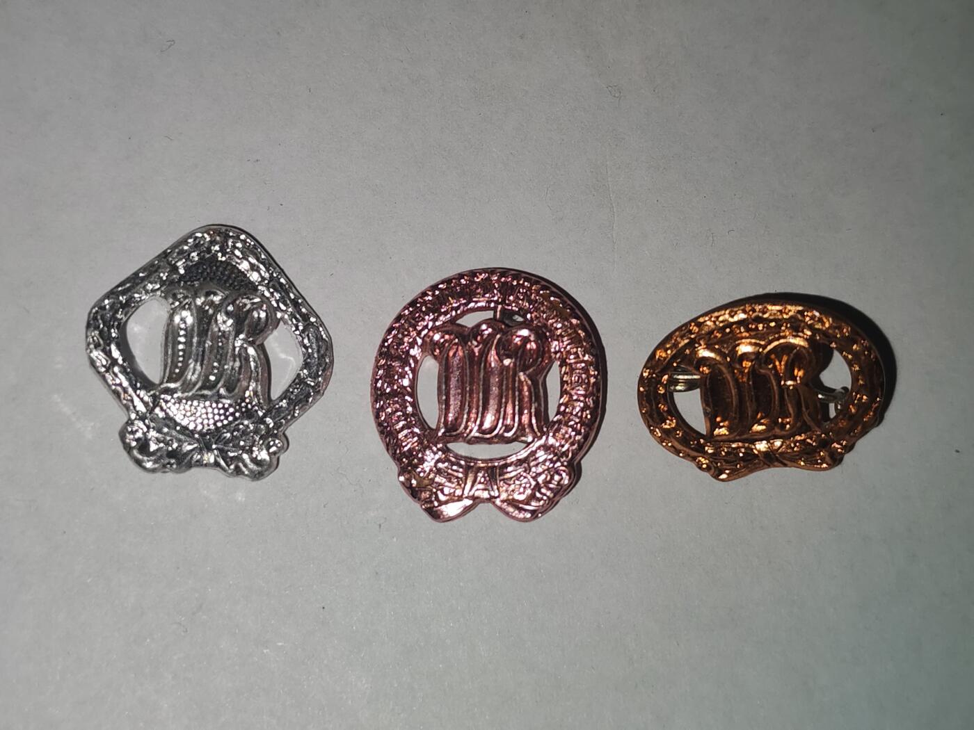 韵星假日拍卖第三十二期 -- Rimey Holidays Auction 32 民主德国体育技能证章mini一组