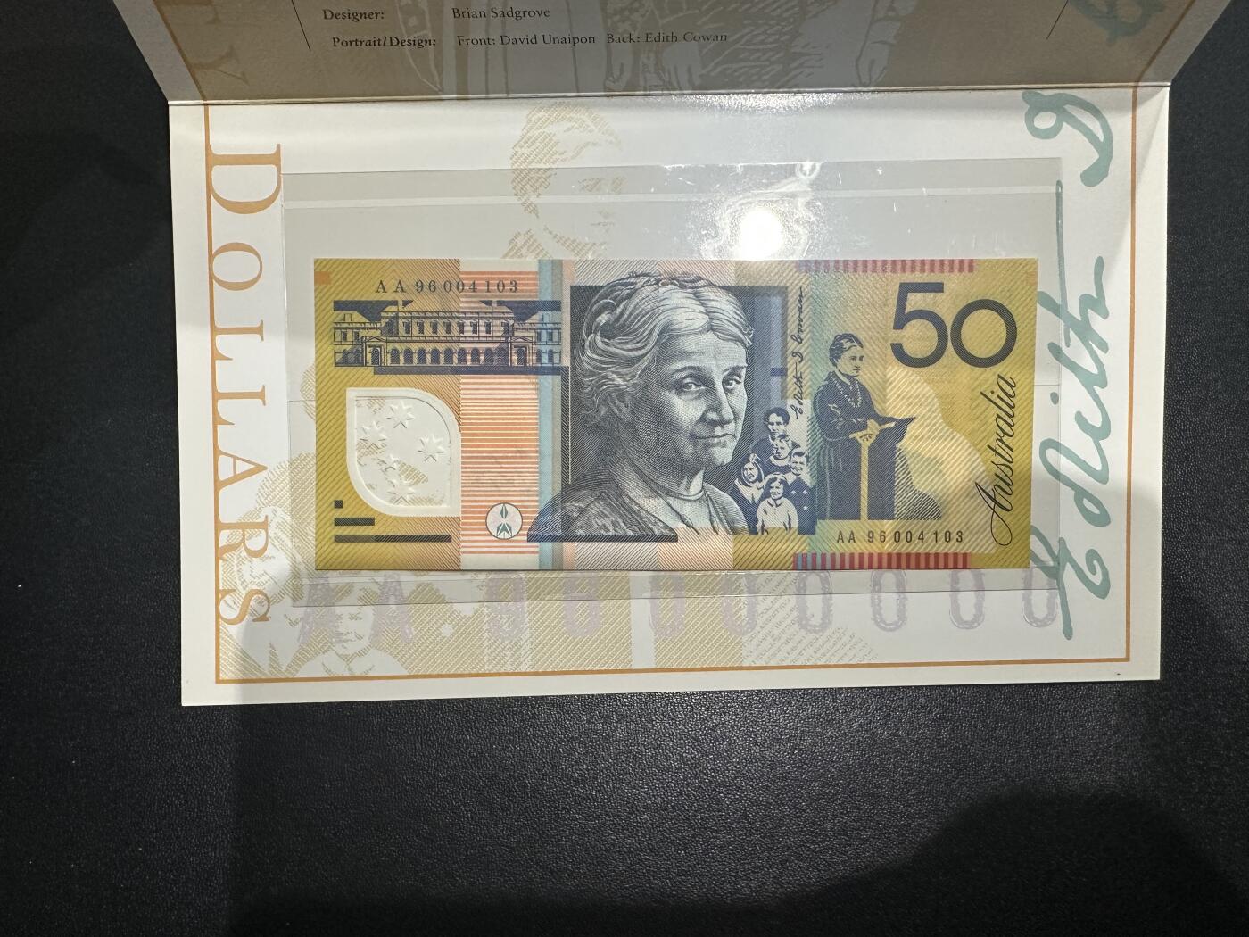 《外钞收藏家》第五百九十三期（精品场）（本平台长期征集拍品、欢迎藏友们联系合作） 1995、96年澳大利亚AA冠 5、10、20、50元 四张一起 带原装册子