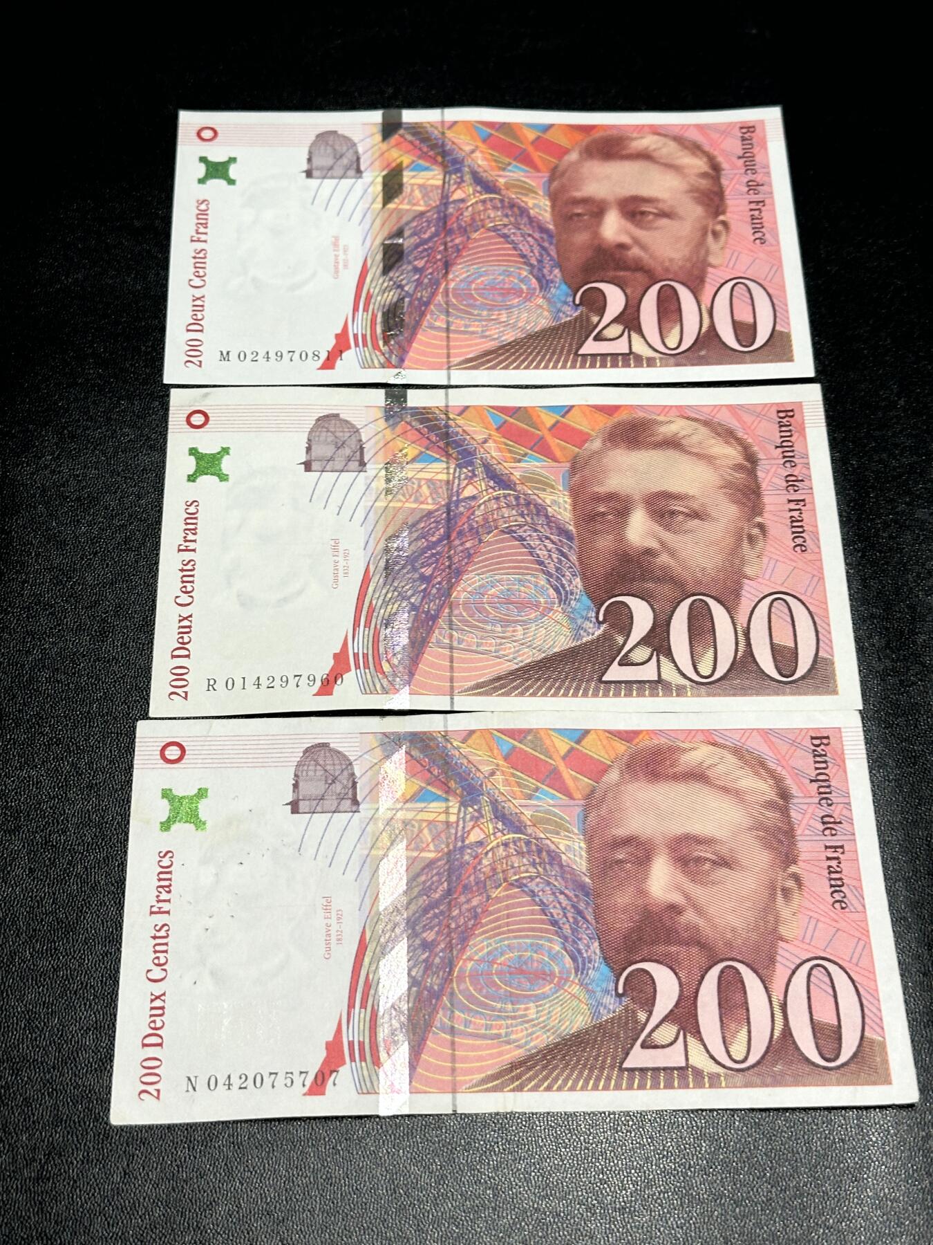 《外钞收藏家》第五百九十三期（精品场）（本平台长期征集拍品、欢迎藏友们联系合作）