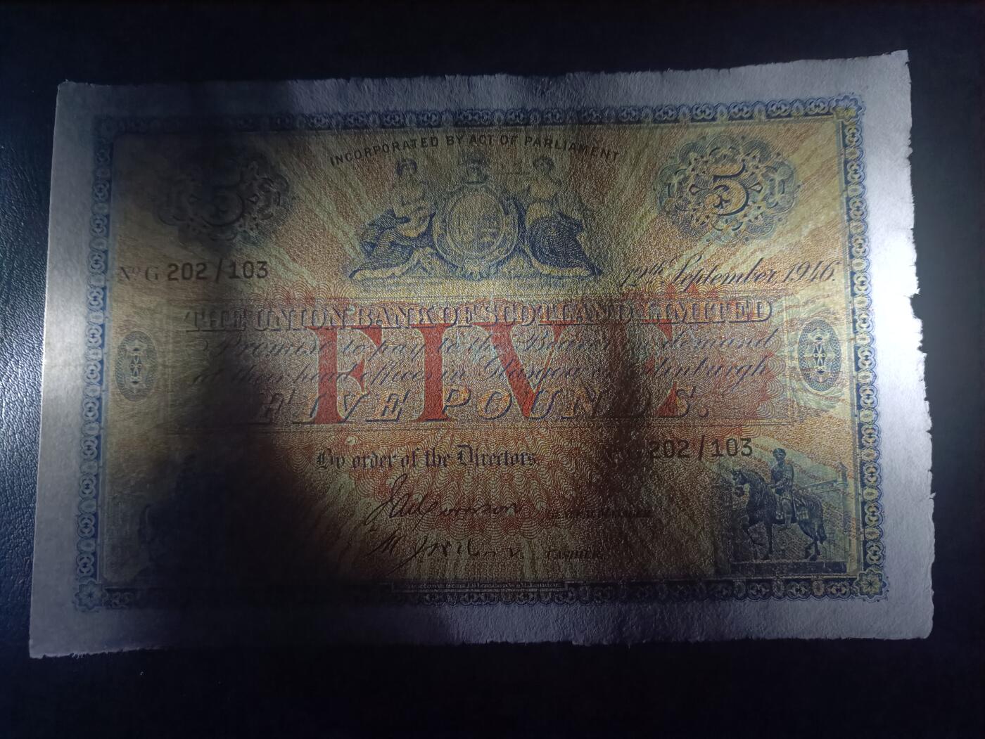 2025十二月第三期，总208期 苏格兰联合银行1946年5镑AUNC，早期稀有银行大票幅版本，边角采用了早期英镑的不规则工艺风格