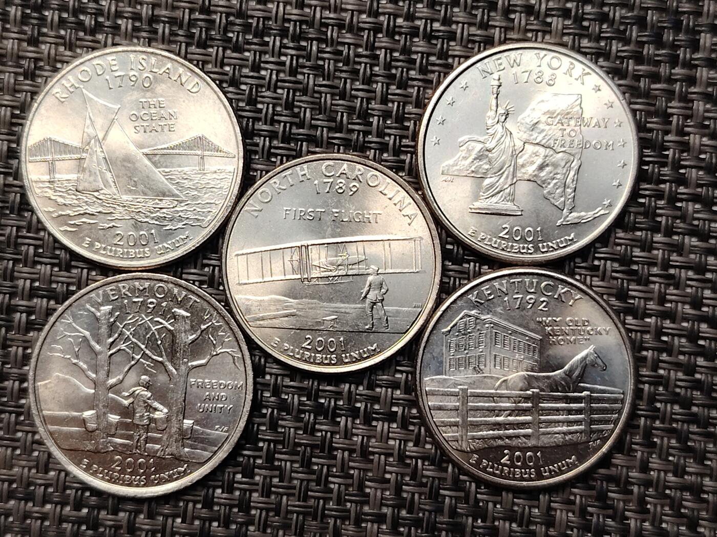 布加迪🐬～世界钱币(上海)🌾第 264 期 /  各国套币和散币 美国🇺🇸洲币 2001年 25分 5枚 原卷拆出未流通品相