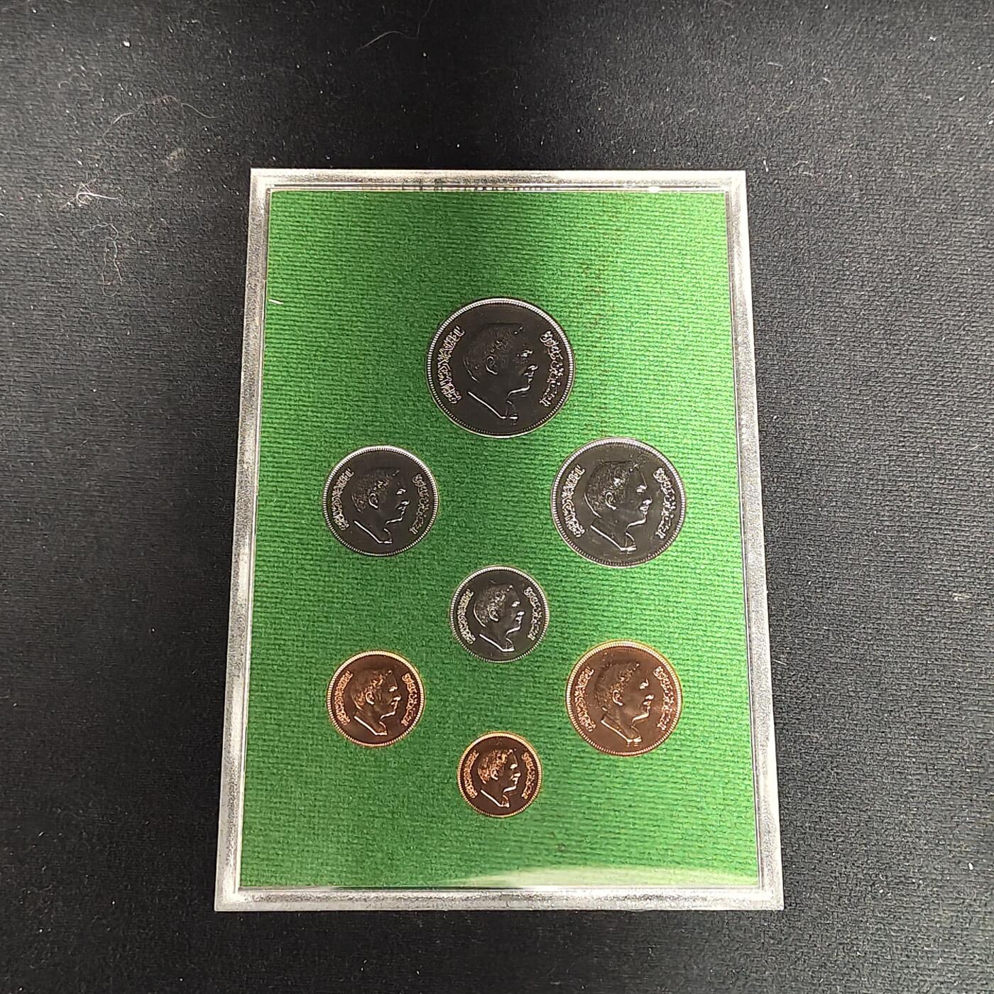 【全场包邮】纯粹捡漏拍485场（免费代拍第22场） 约旦1978年官方发行皇家厂经典信封装精制套币-PS9