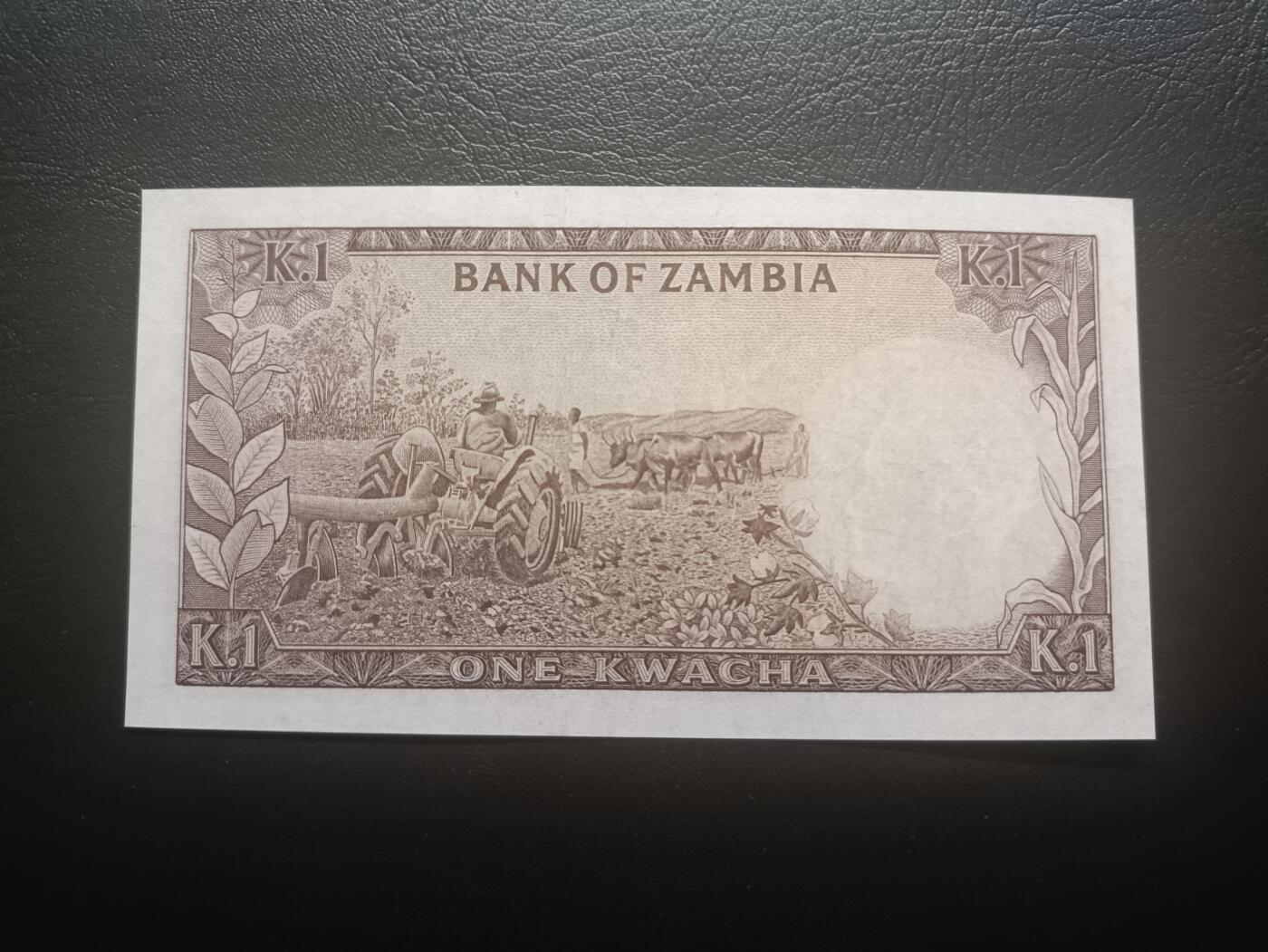 2025十二月第三期，总208期 赞比亚1968版1克瓦查AUNC无47，呲牙乐版本的卡翁达总统和农业主题，稀有早期品种