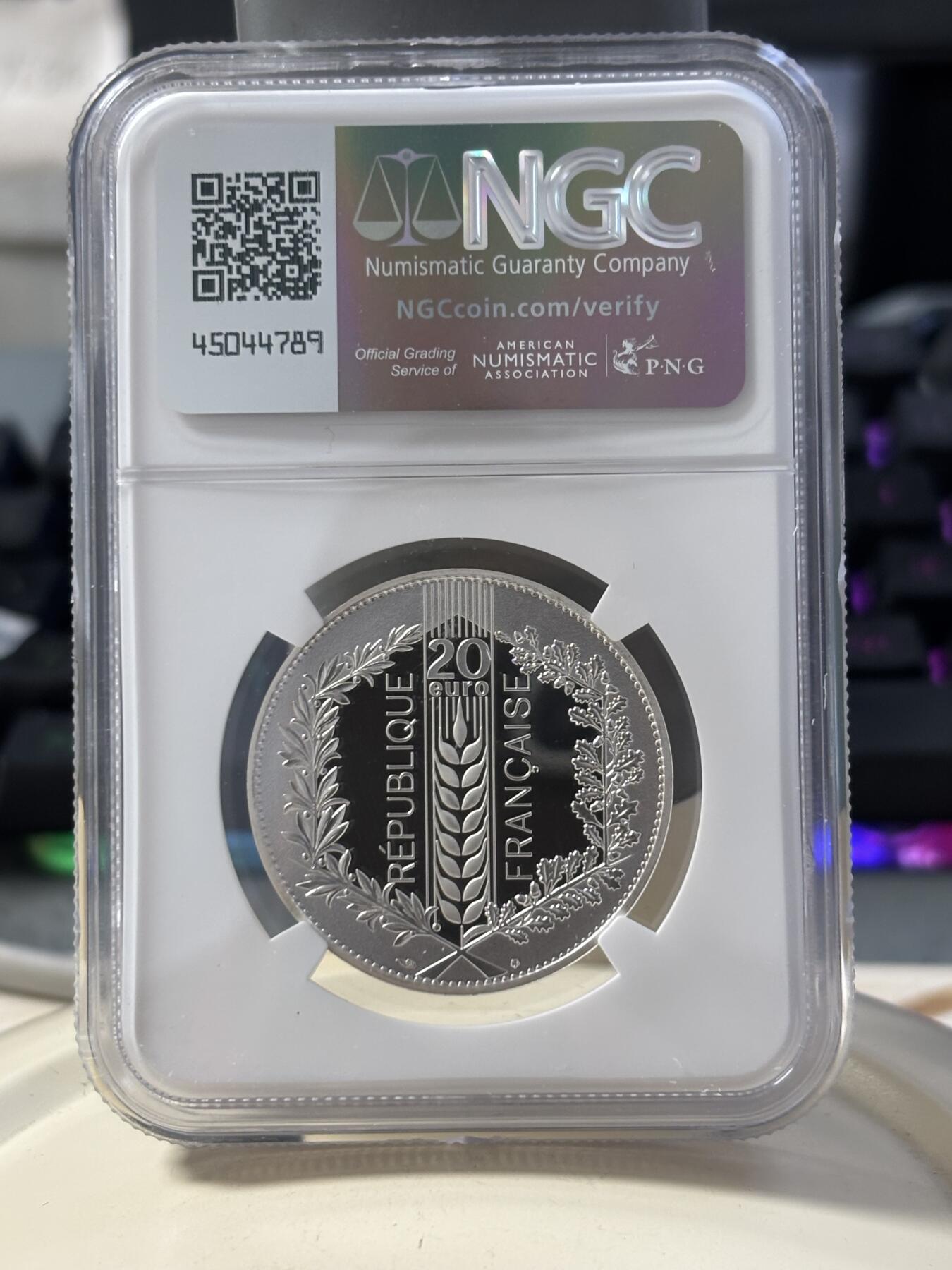 第184期拍卖 法国2020年自然法兰西橡树20欧精制纪念银币NGC-PF69原盒证书，900银，18克，发行10000枚