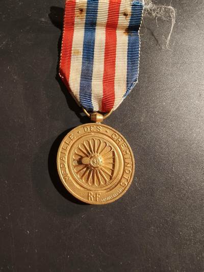 老王徽章第169期 - 法国金级铁路服务奖章     1953年实发