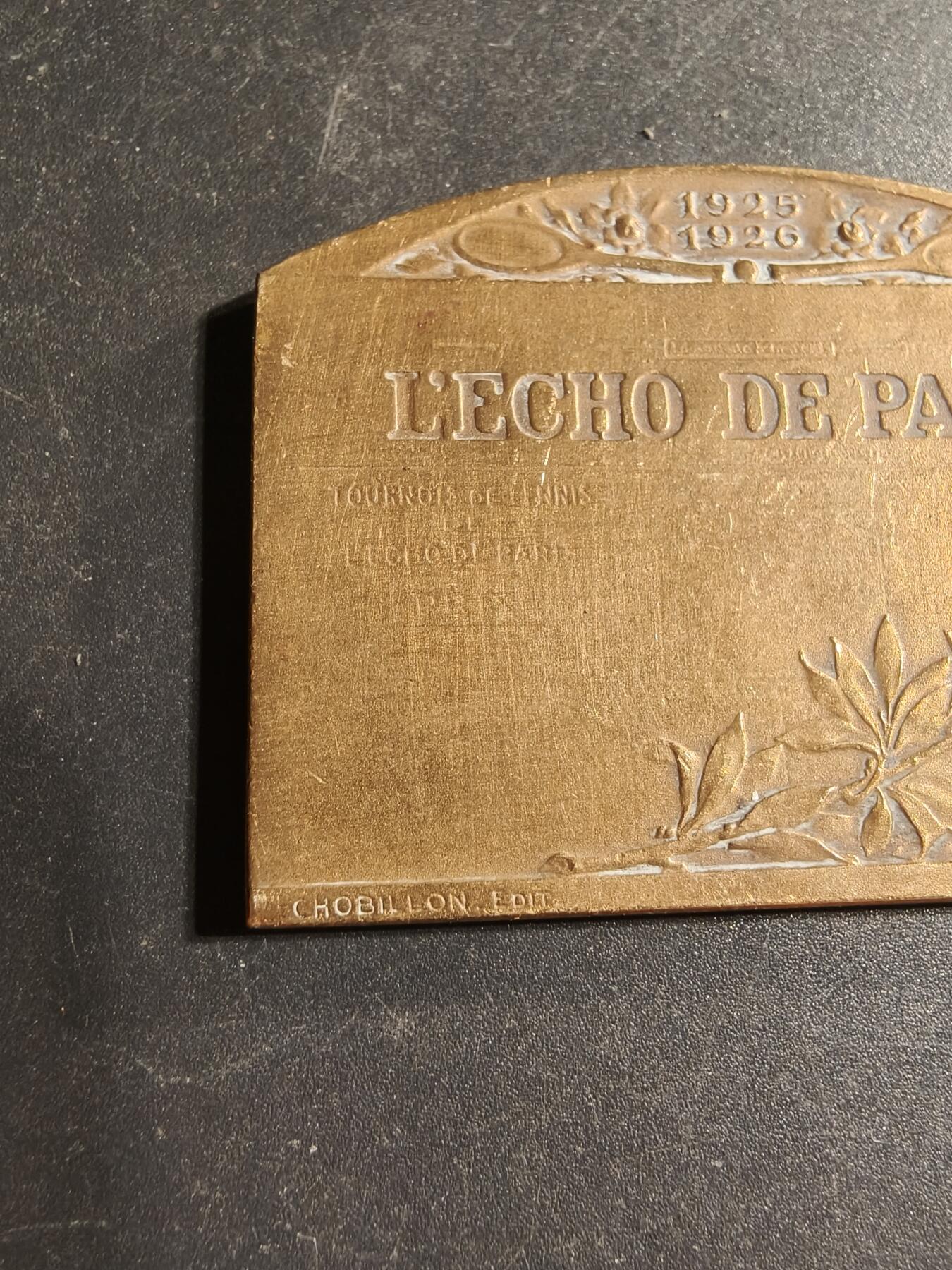 老王徽章第169期 法国巴黎“回声报”网球竞赛方形大铜章     尺寸50×36mm.    重量40.7g