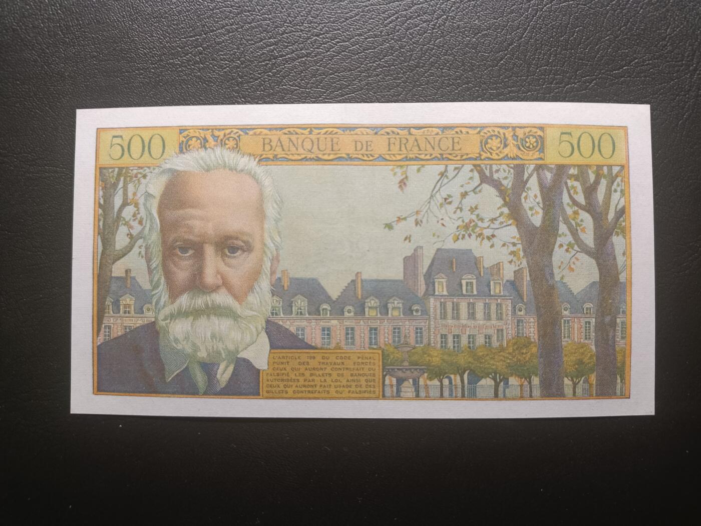 2025十二月第三期，总208期 法国1957年500法郎UNC-有针孔，文学家雨果和他的长眠之地/他的故居