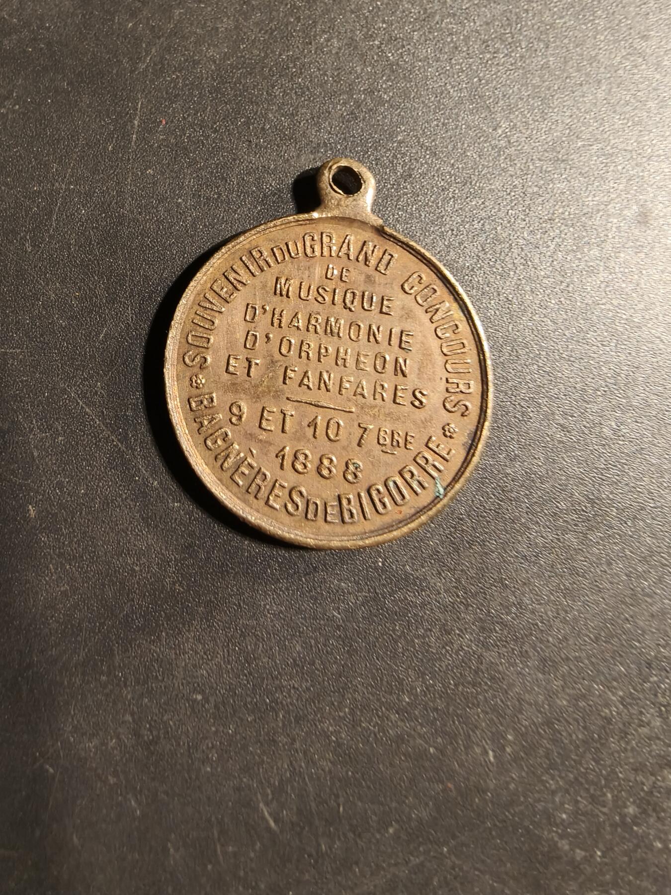 老王徽章第169期 法国巴涅尔德比戈尔“大型和声、合唱团和军乐队音乐比赛