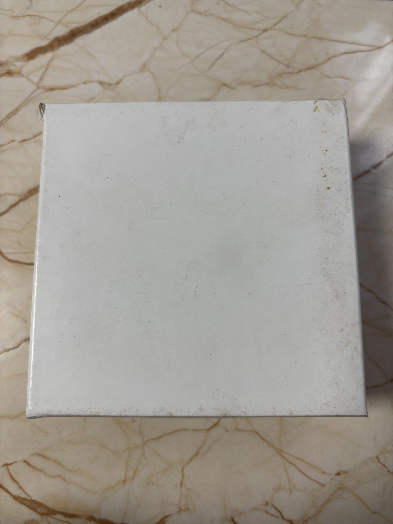 第185期拍卖 不丹2014年世界佛教-越南弥勒佛凹凸曲面1盎司彩色精制纪念银币 ，999银，发行量10000枚，新加坡造币厂首枚也是唯一的1枚凹凸双曲面纪念银币