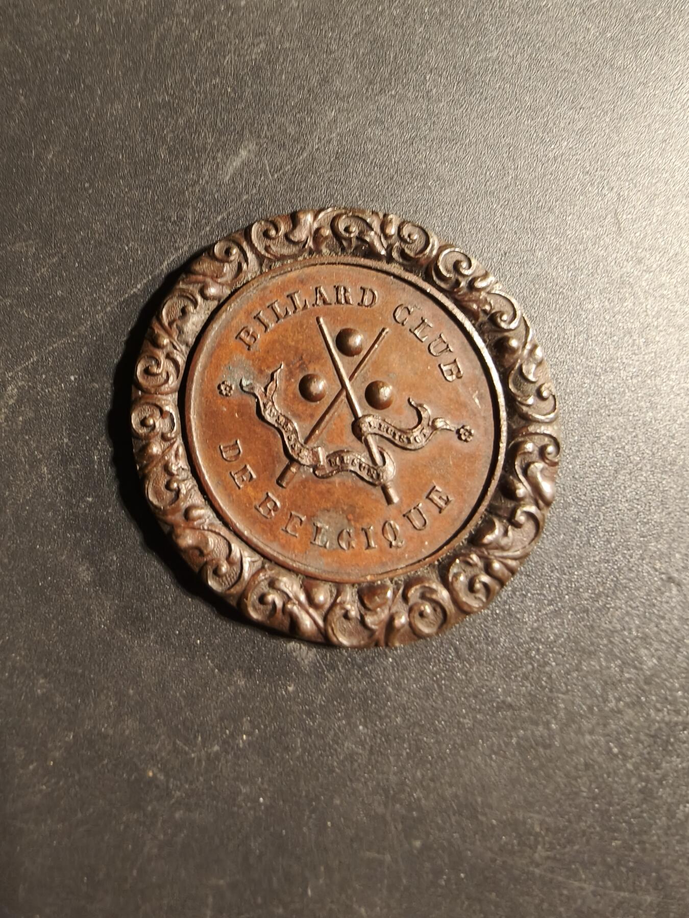 老王徽章第169期 比利时台球俱乐部大铜章    直径39mm.    重量17.5g
