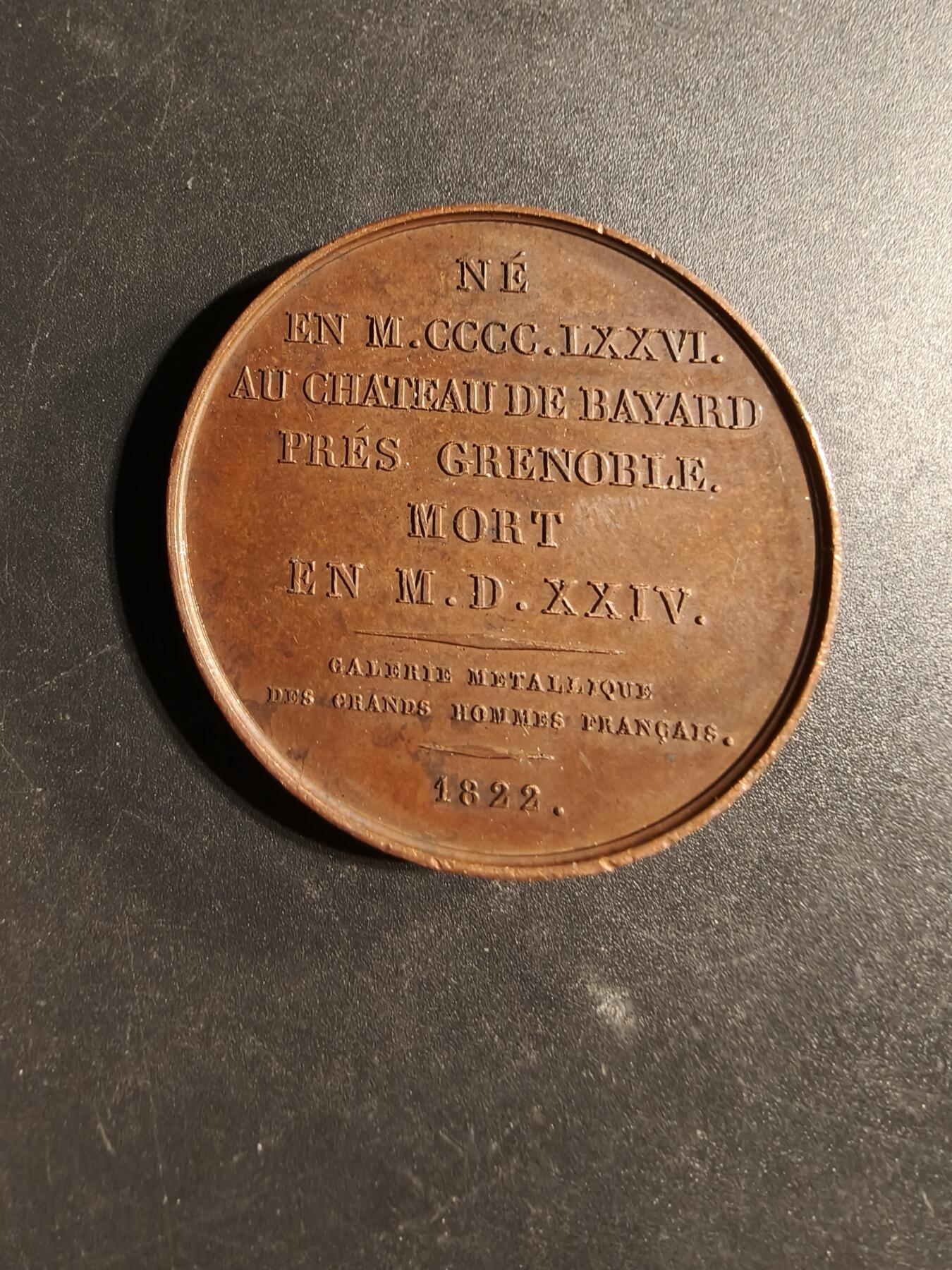 老王徽章第169期 法国“伟人金属画廊”大铜章    1822年原铸    正面为法国著名士兵皮埃尔·泰拉伊·德·巴亚尔，以“无畏且无可指责的骑士”而闻名     直径41mm.    重量38.7g