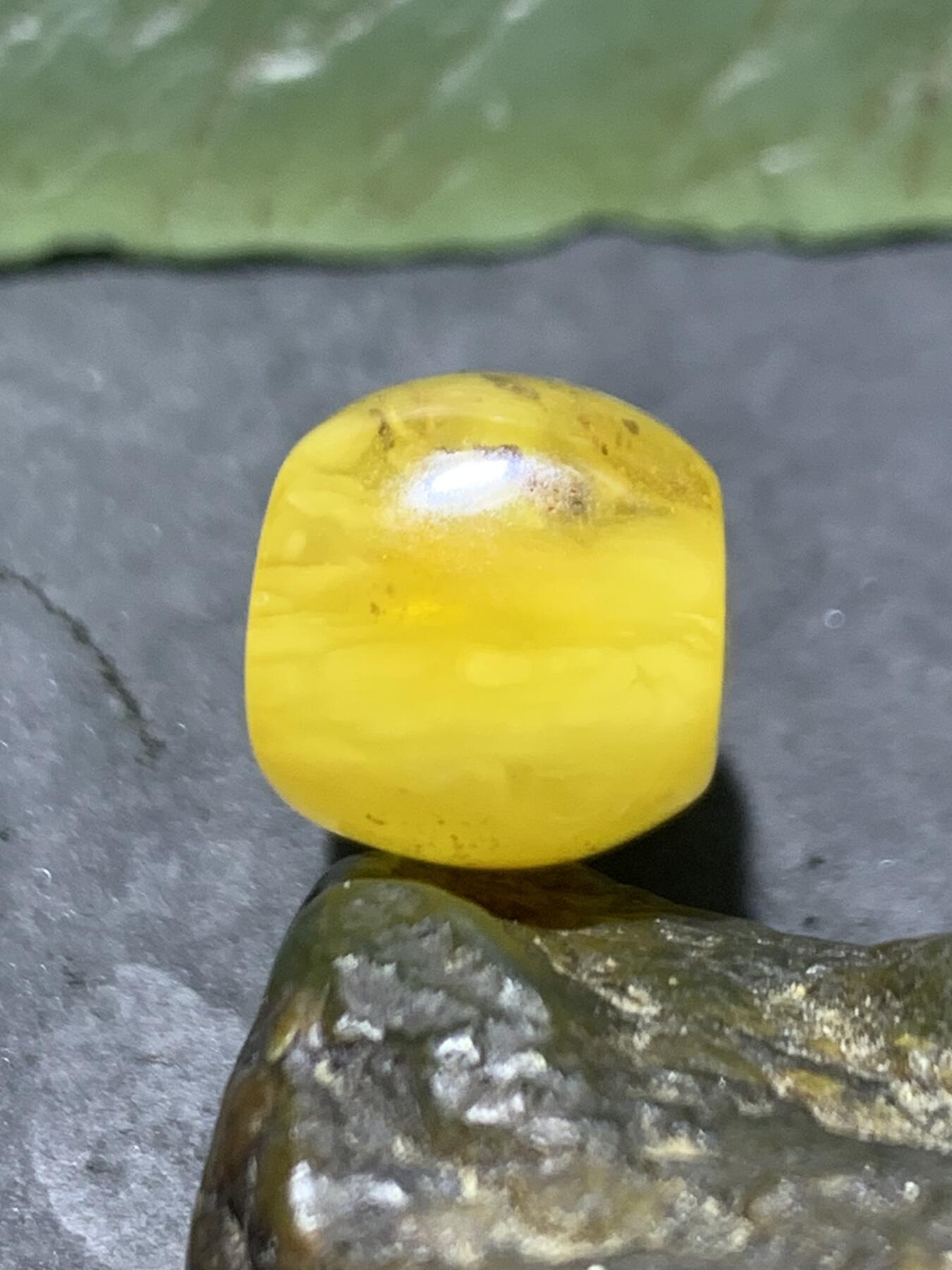 天然乌克兰蜜蜡一体佛头三通一个！