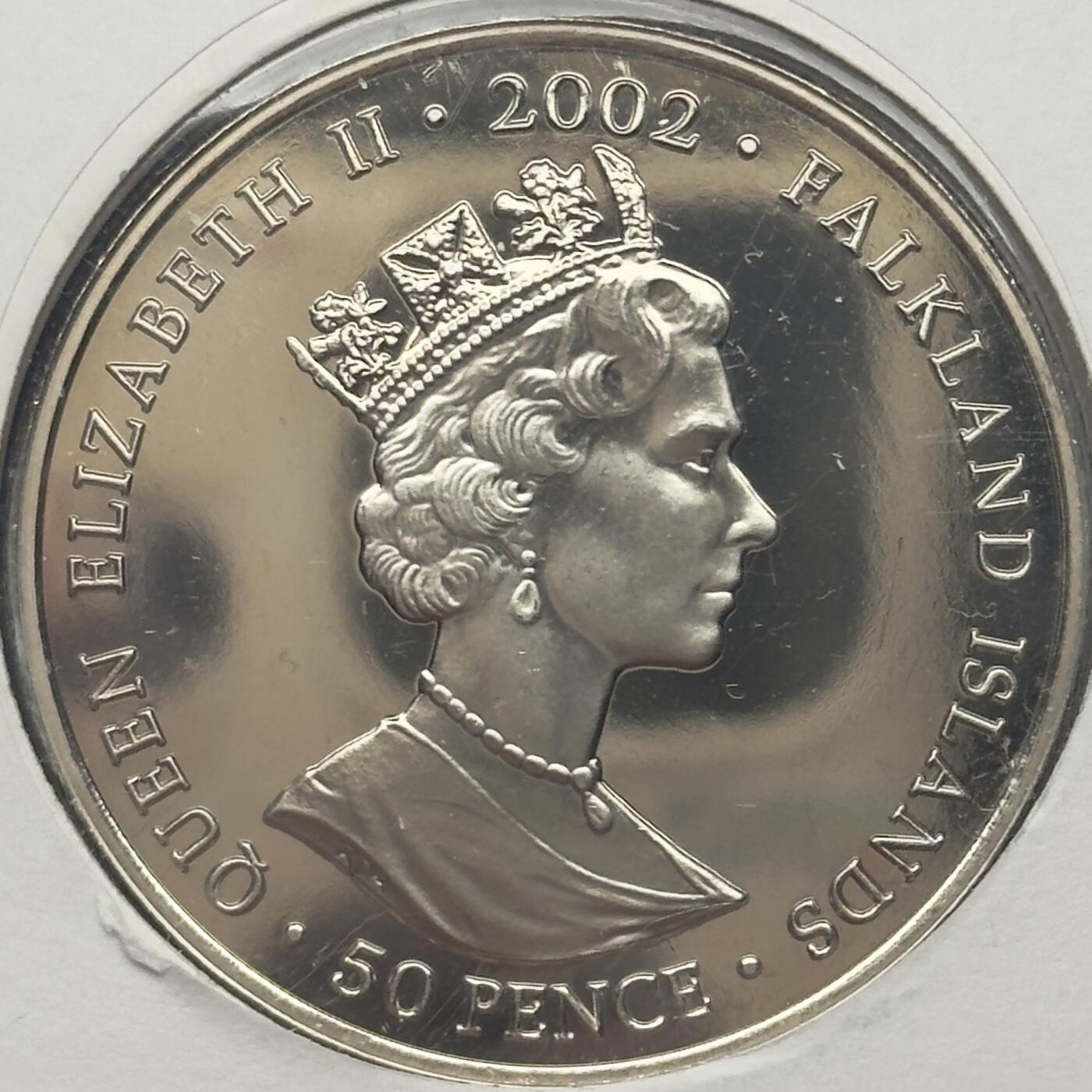 ＜小葵钱铺＞第67期·克朗币·银币场·满200包邮，不寄存·12月15日发货 〈邮币封〉福克兰群岛2002年女王金禧纪念·女王骑马50便士克朗型纪念币