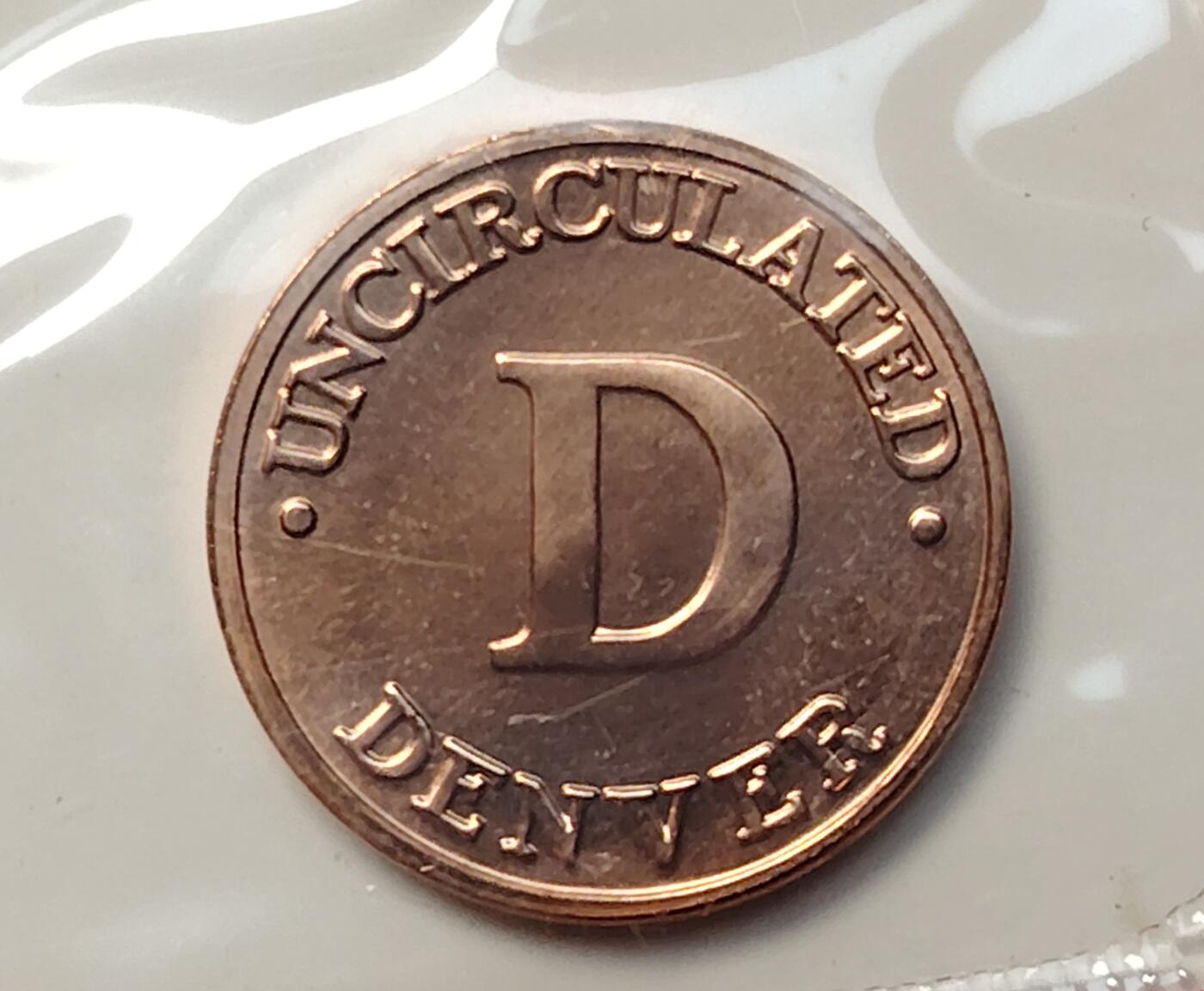 布加迪🐬～世界钱币(上海)🌾第 264 期 /  各国套币和散币 美国🇺🇸 1999年 4枚+1枚造币厂章