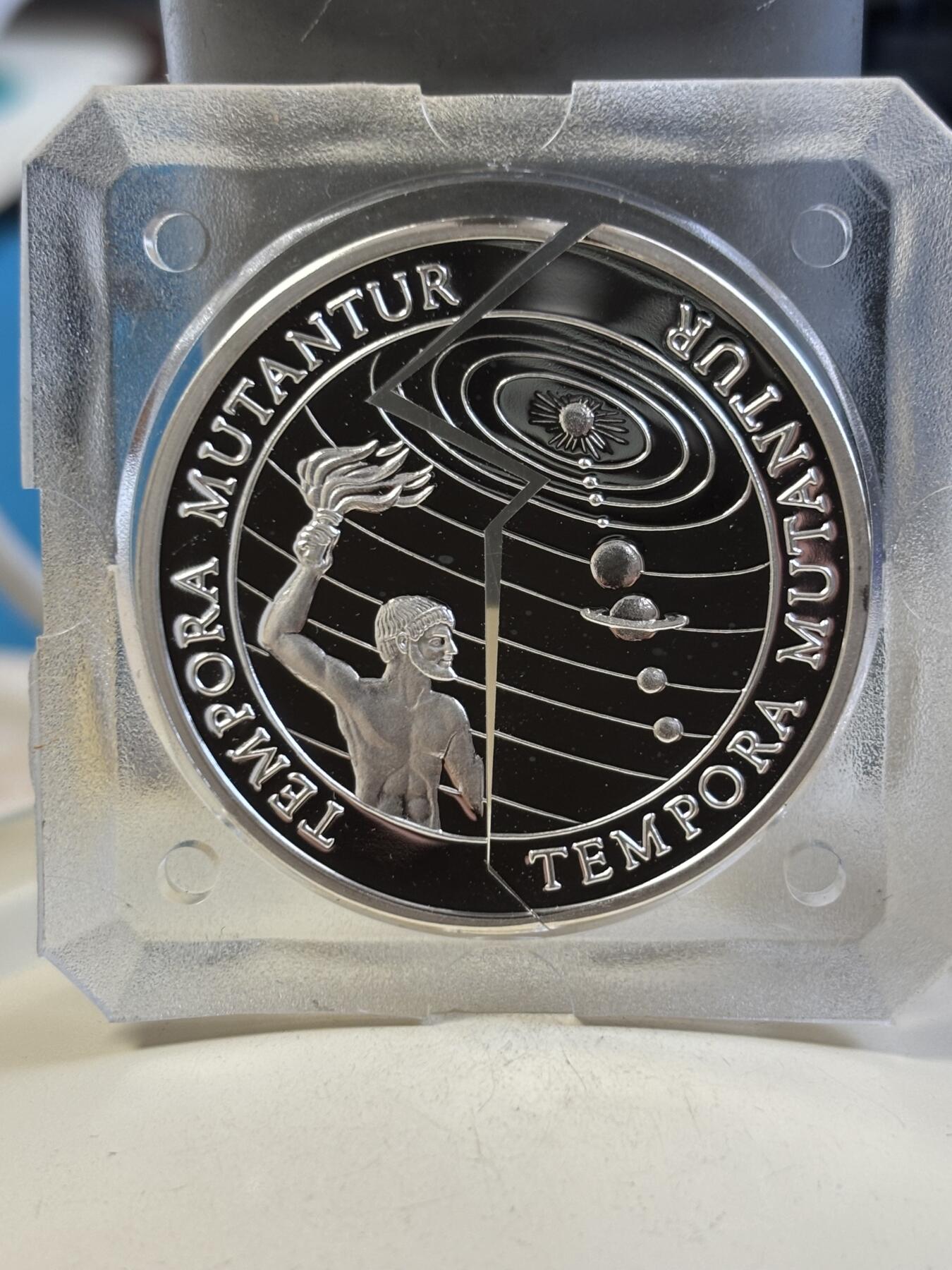 第185期拍卖 基里巴斯和萨摩亚1997-2000年千禧年分割纪念银币，925银，1盎司