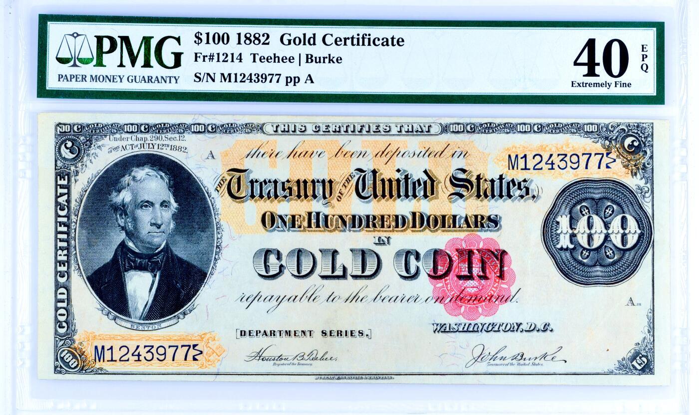 【Blue Auction】世界纸币精拍第762期——18级TOP拍卖/信誉/品质/专业/高效💫 【评级量远少于1922版 老壳原票状态佳值得收藏】美国 1882年100美元黄金券 纹饰精美 PMG40EPQ备受欢迎的品种 当时可兑换5枚双鹰金币 回收较彻底（22年同分同fr的同款纸币拍了7800美金）正面人物本顿（1782-1858年），美国政治领袖。在1812年战争期间，他是安德鲁·杰克逊将军麾下的一名上校。他曾因反对使用纸币和主张使用硬币，被称为“老金条先生”。