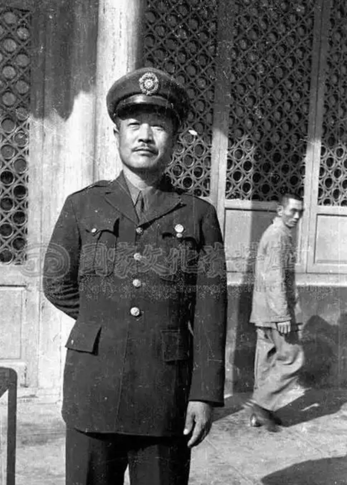 【第叁場】近代勋奖章徽章服饰杂项专场 抗战胜利—杜聿明同款初代翻领军常服-肩宽约48cm 袖长63cm 平铺胸围约102cm