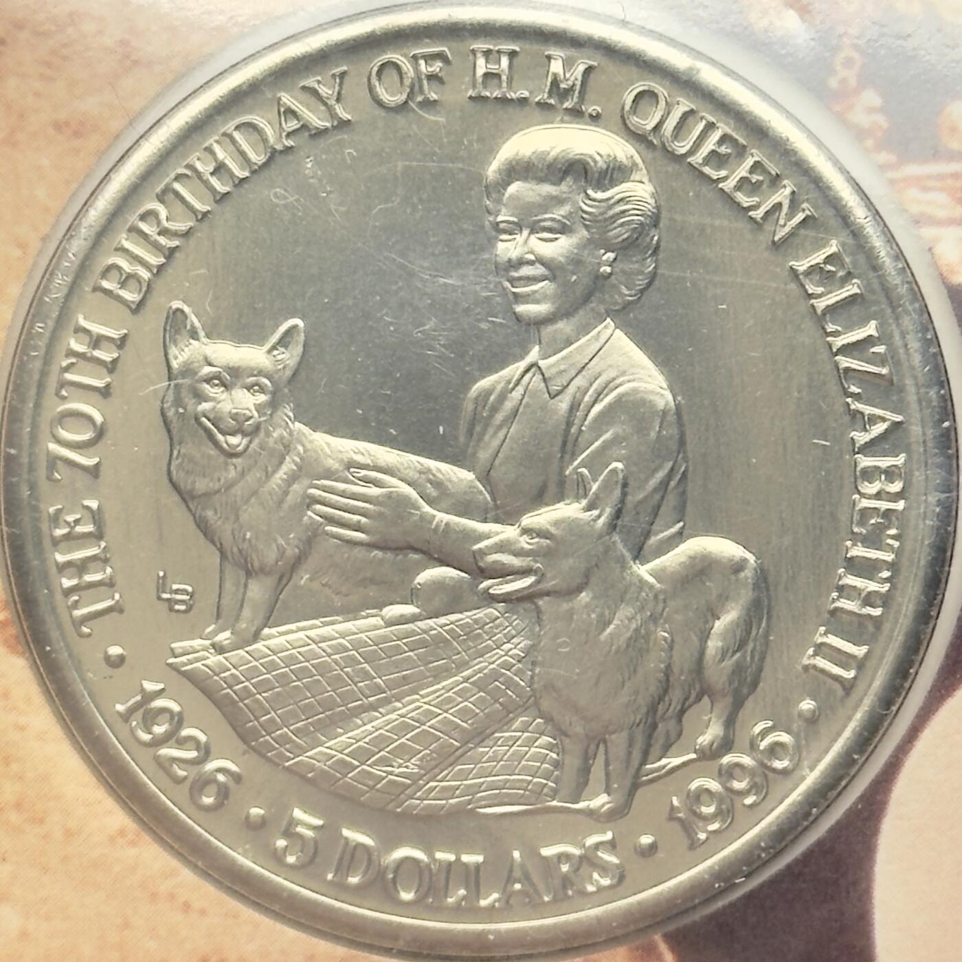 ＜小葵钱铺＞第67期·克朗币·银币场·满200包邮，不寄存·12月15日发货 〈邮币封〉特克斯和凯科斯群岛1996年女王70岁生日5元克朗型纪念币