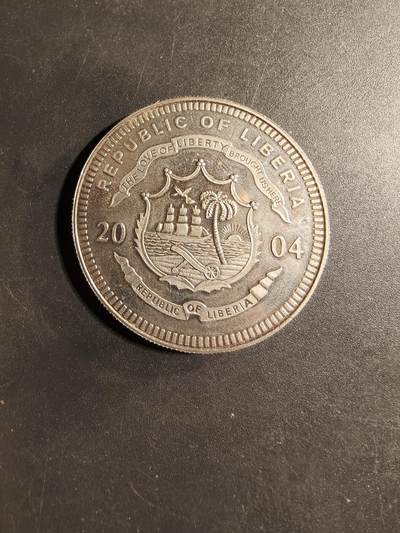 老王徽章第169期 - 利比里亚共和国发行的面值5美元的纪念币，主题为“新梵蒂冈硬币”    直径40mm.     重量28.5g