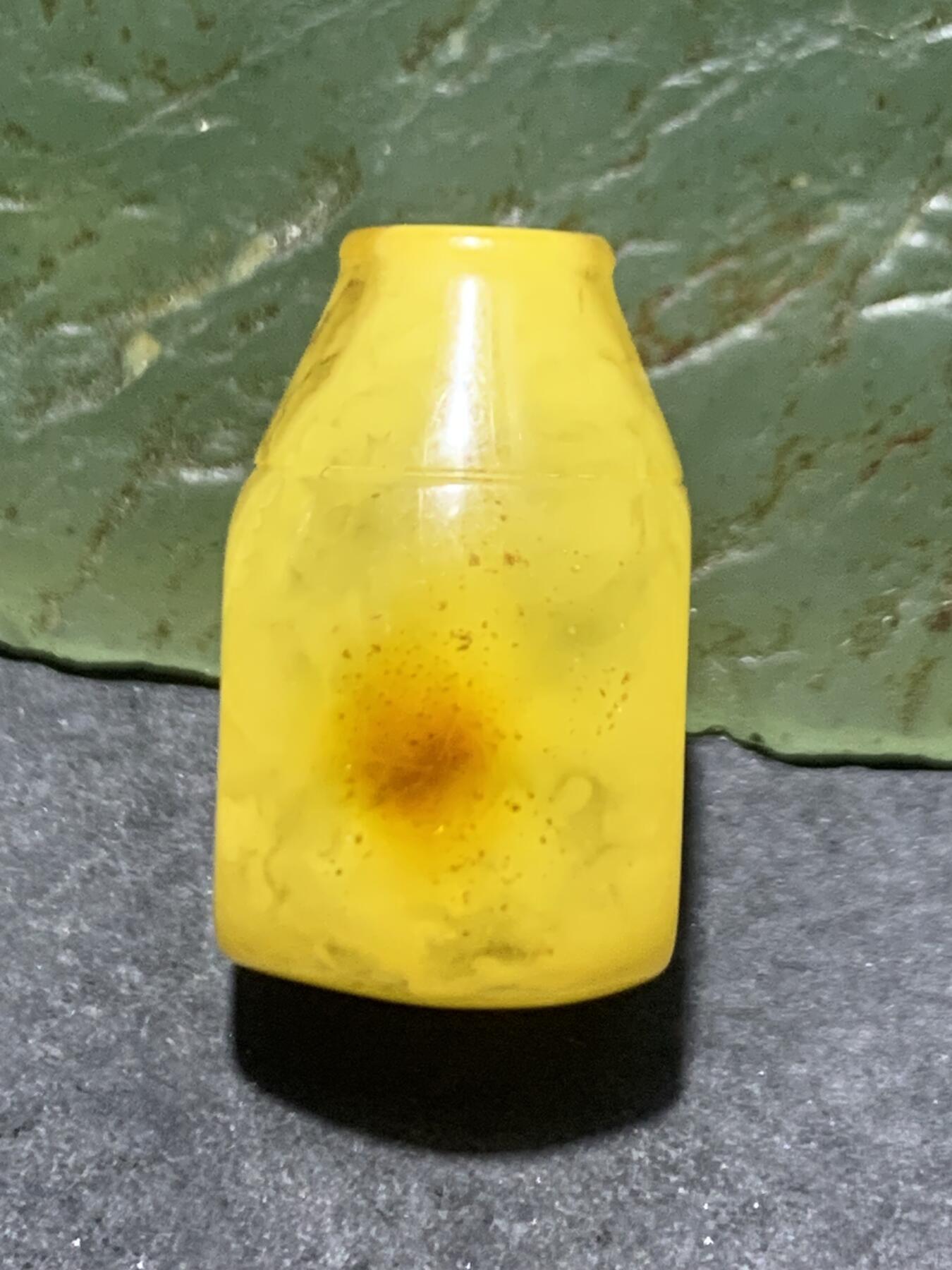 天然乌克兰蜜蜡一体佛头三通一个！